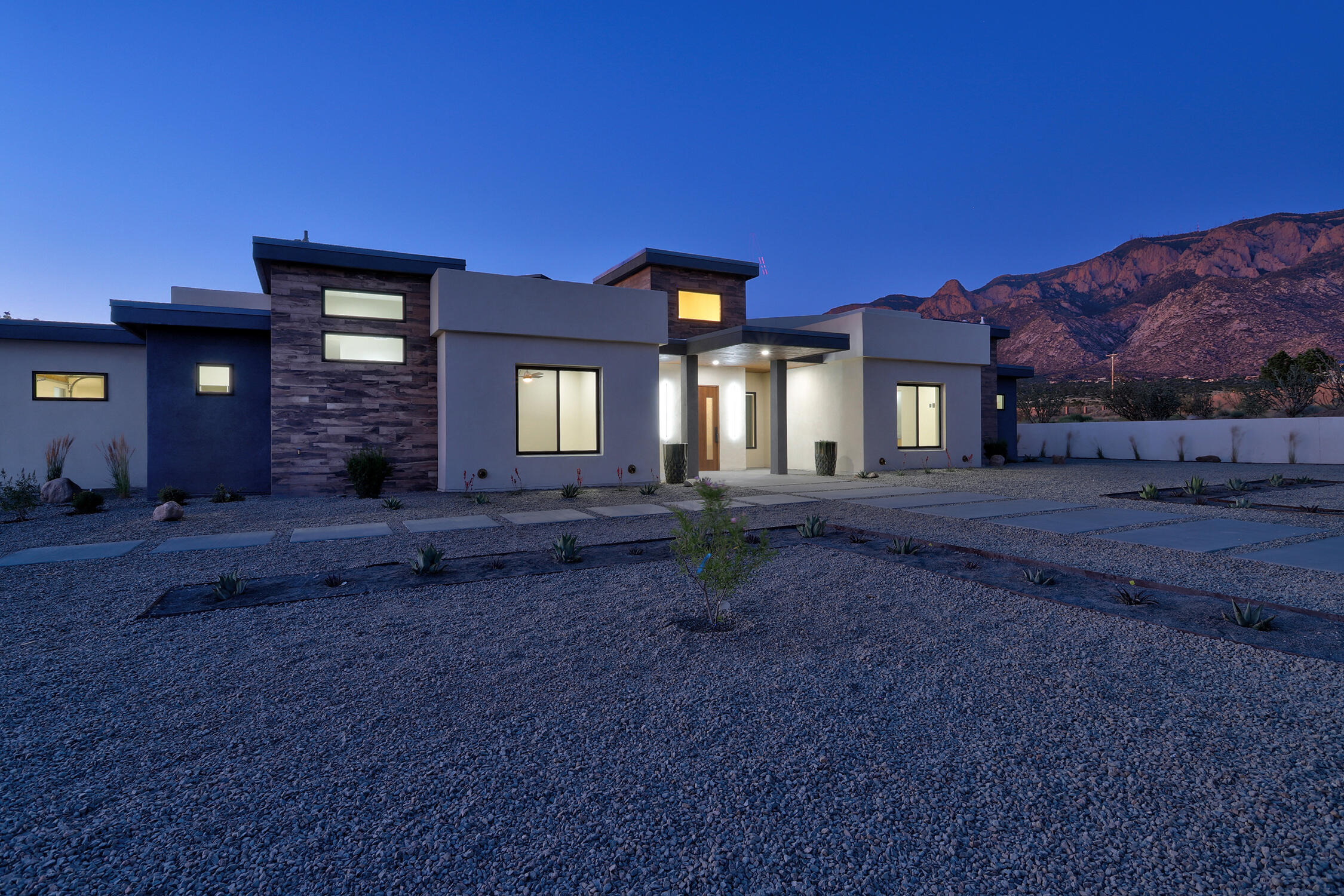 11601 Elena Drive NE
