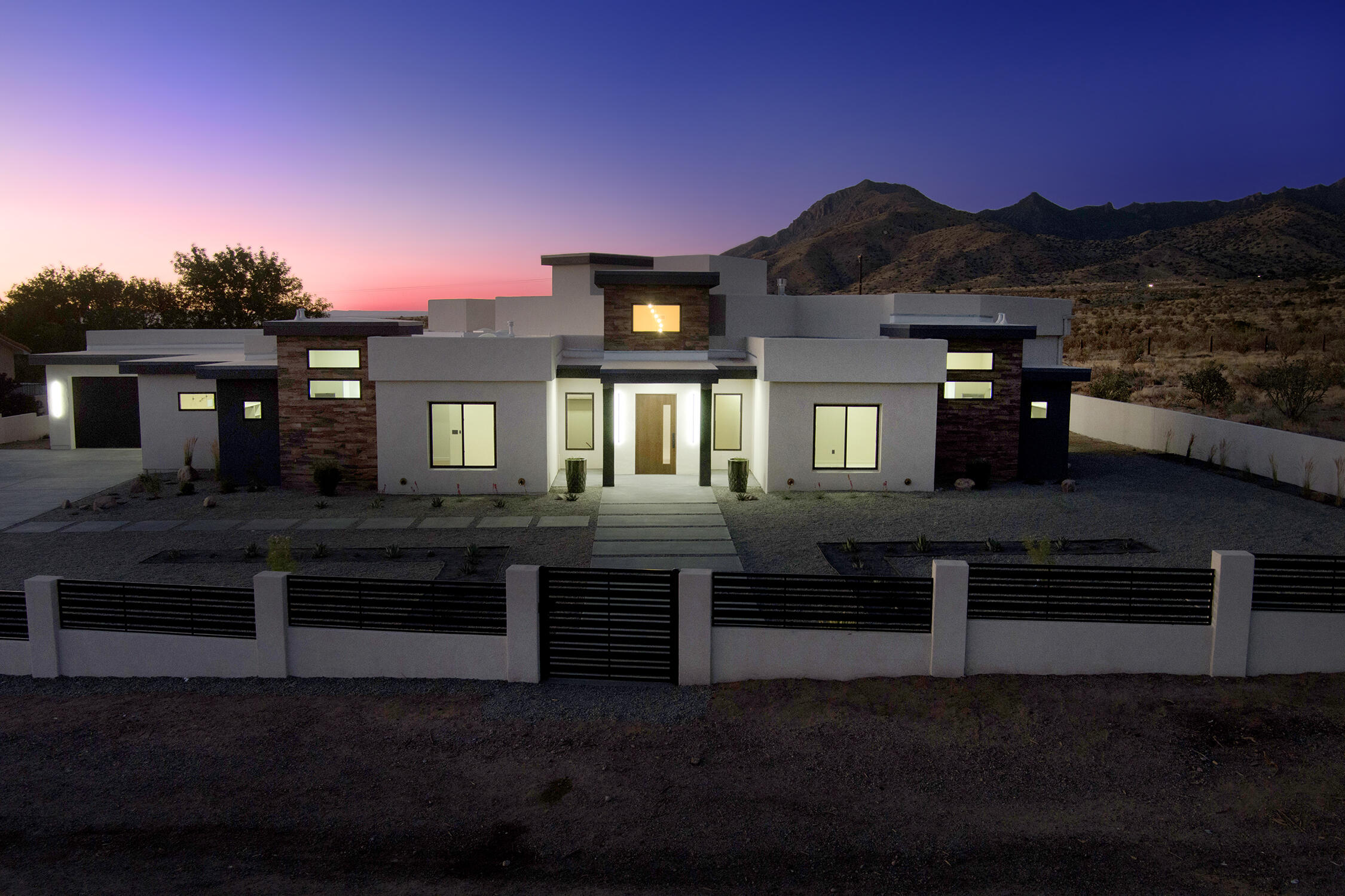 11601 Elena Drive NE