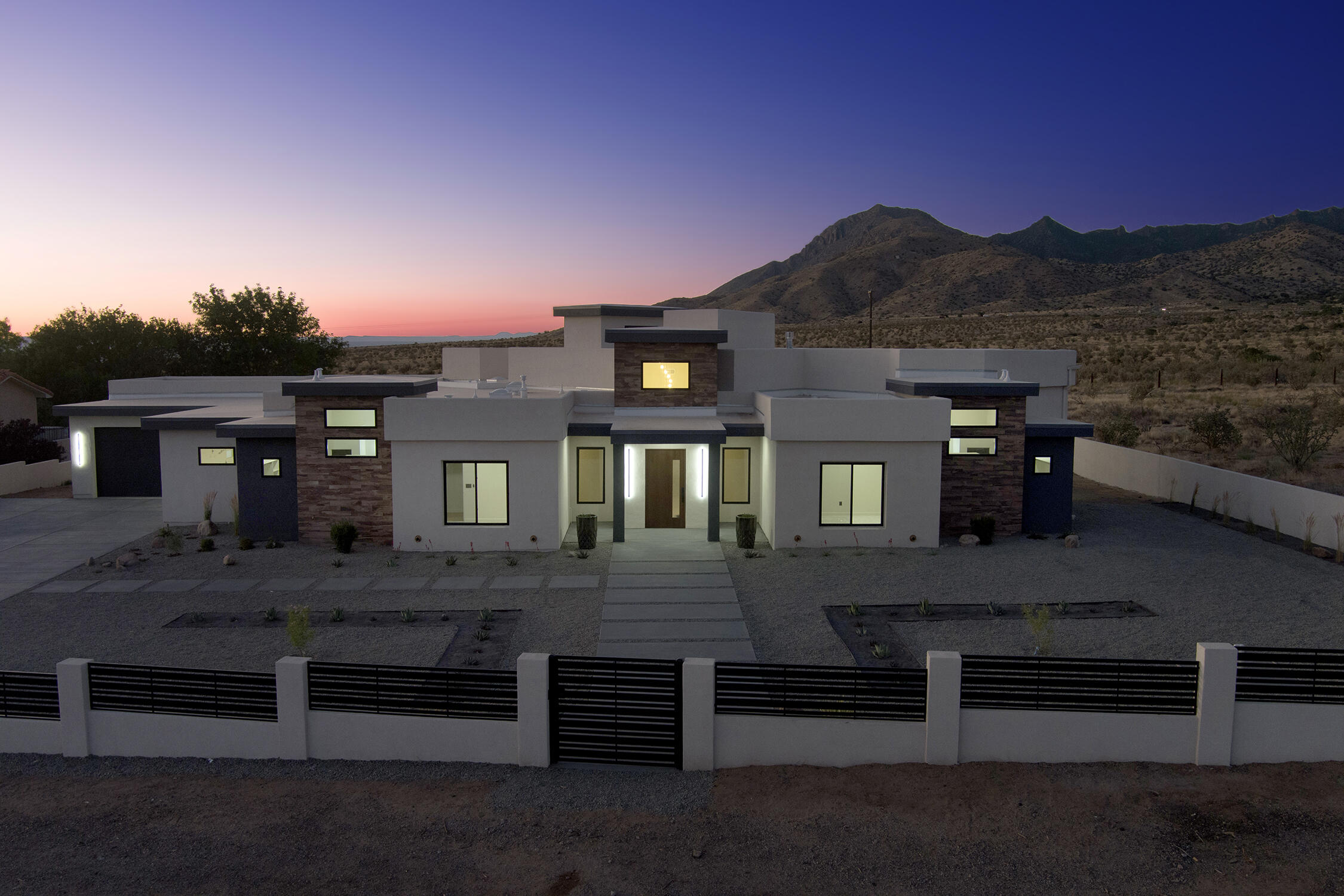 11601 Elena Drive NE