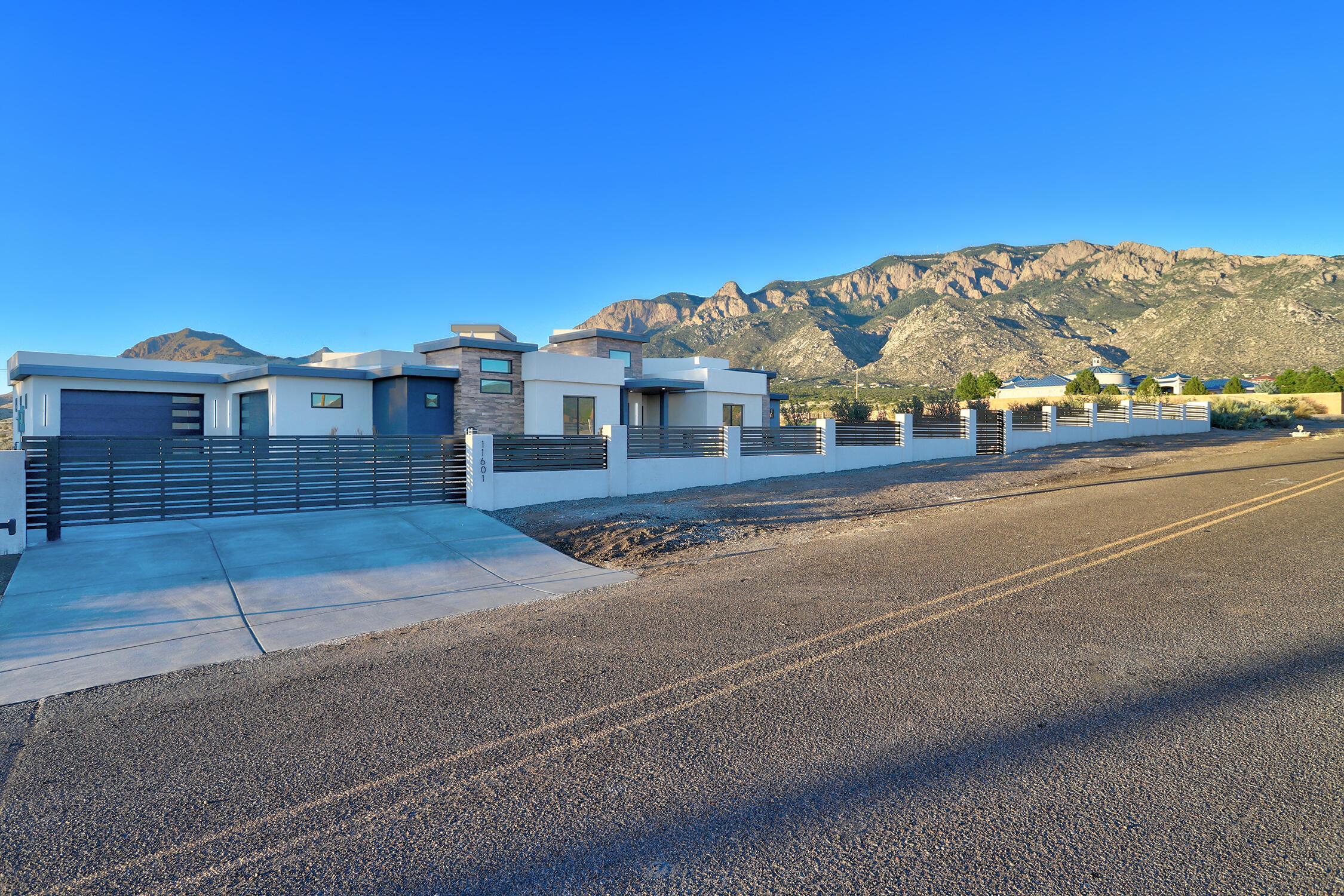 11601 Elena Drive NE