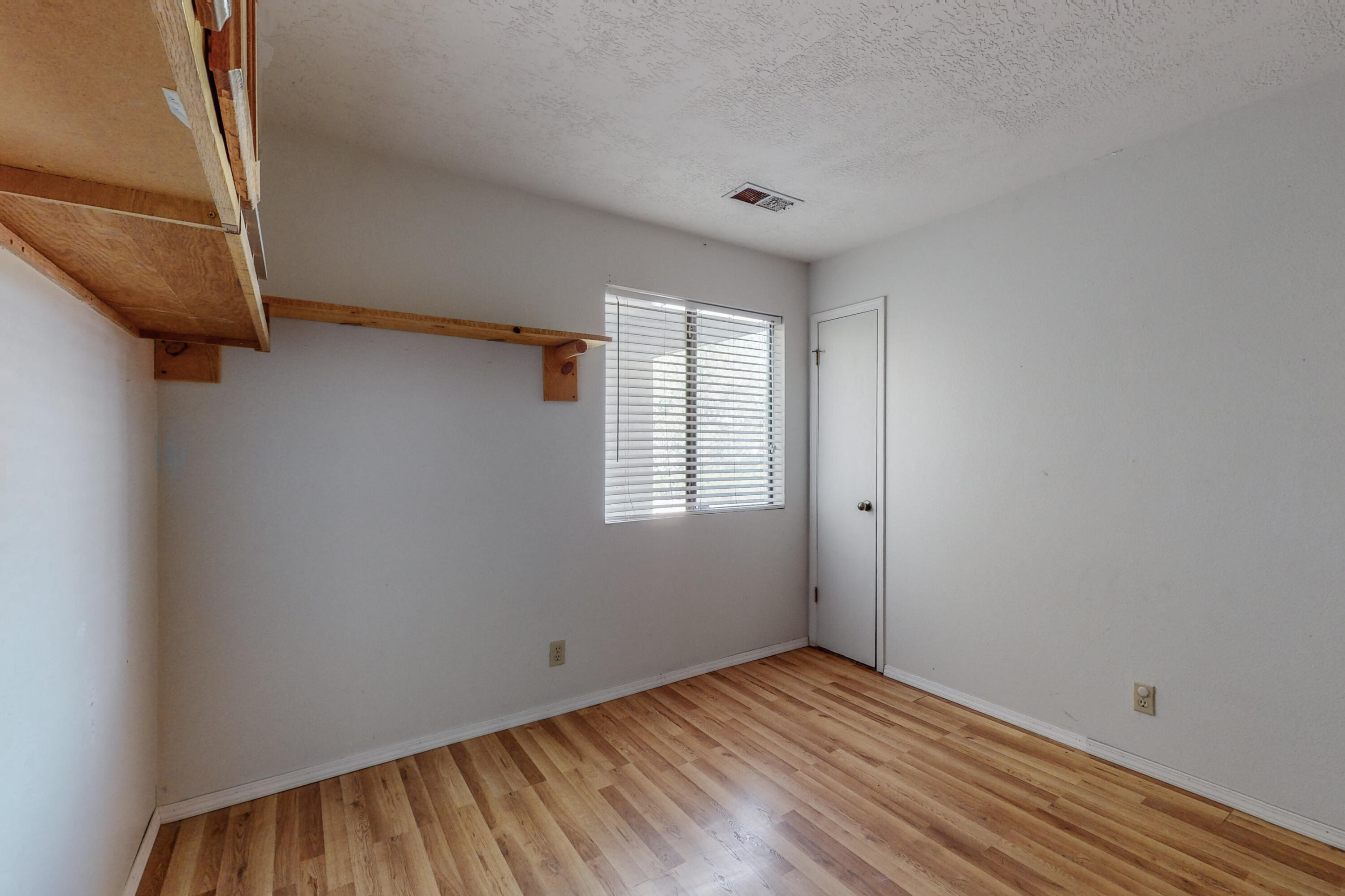 466 Feldspar Drive NE