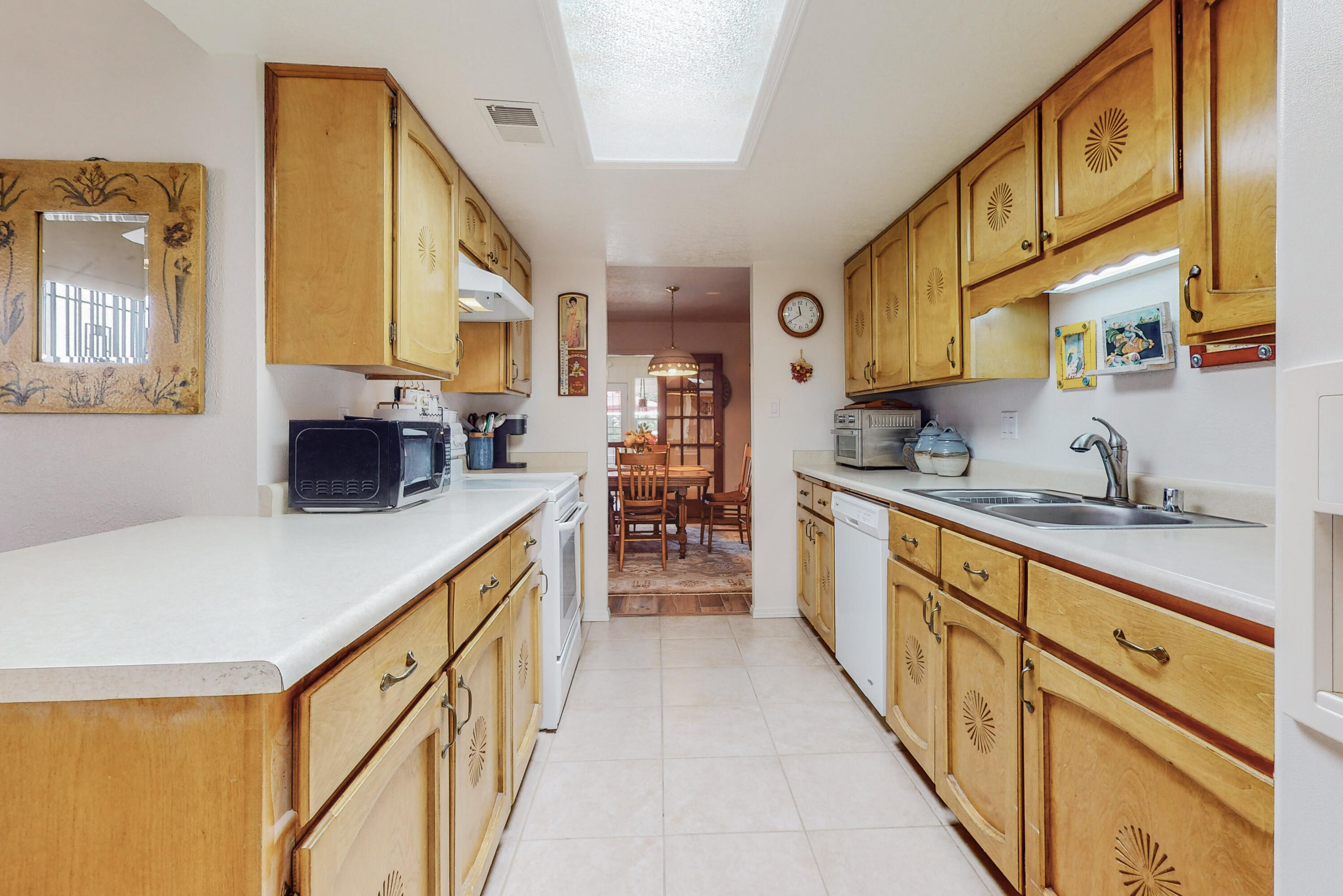 5520 Amistad Road NE
