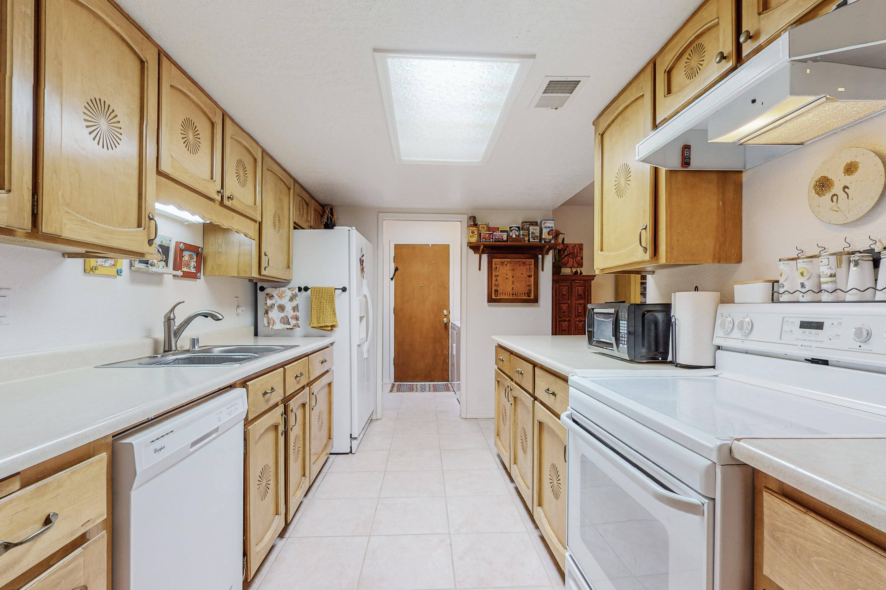 5520 Amistad Road NE