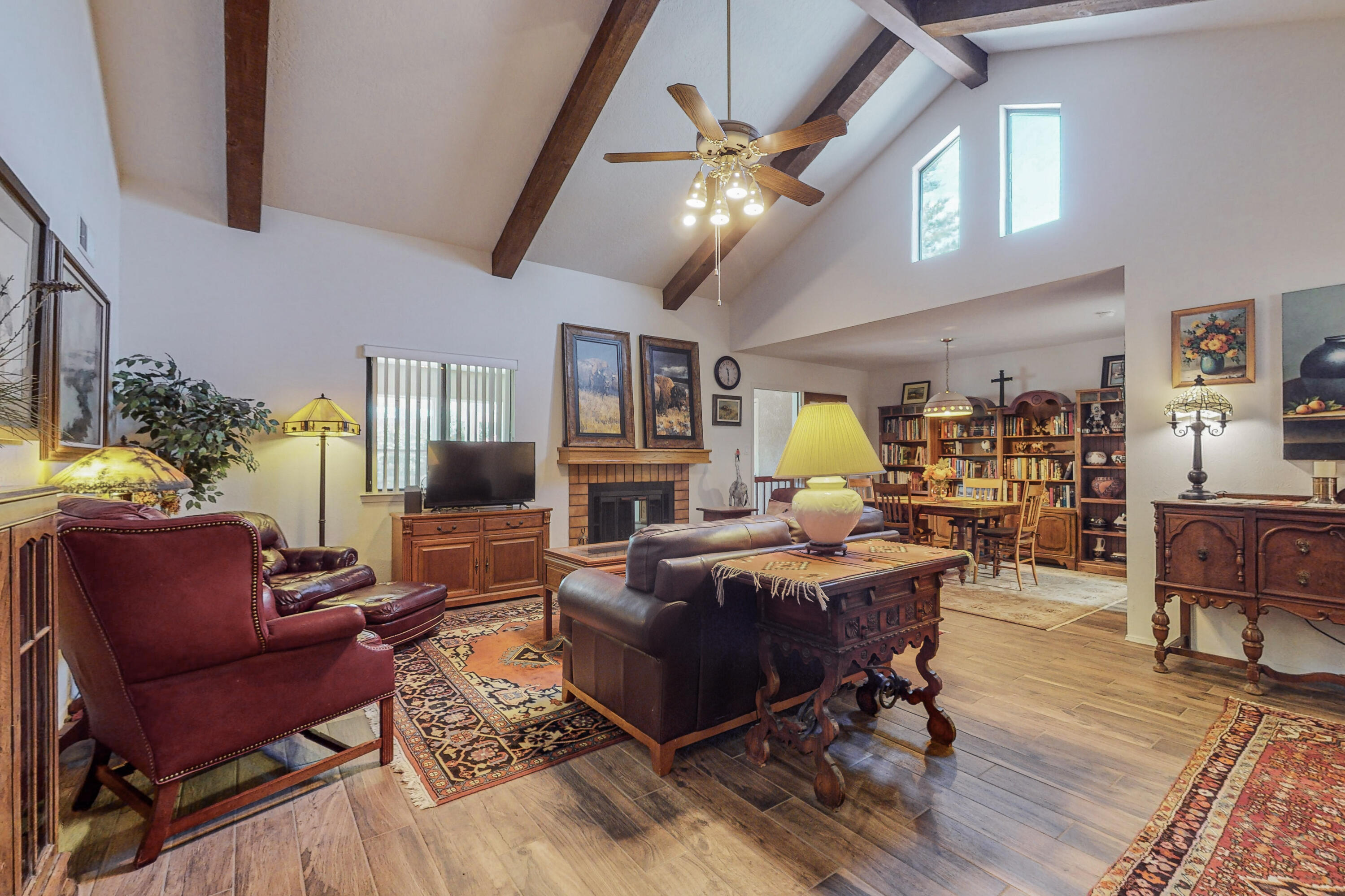 5520 Amistad Road NE