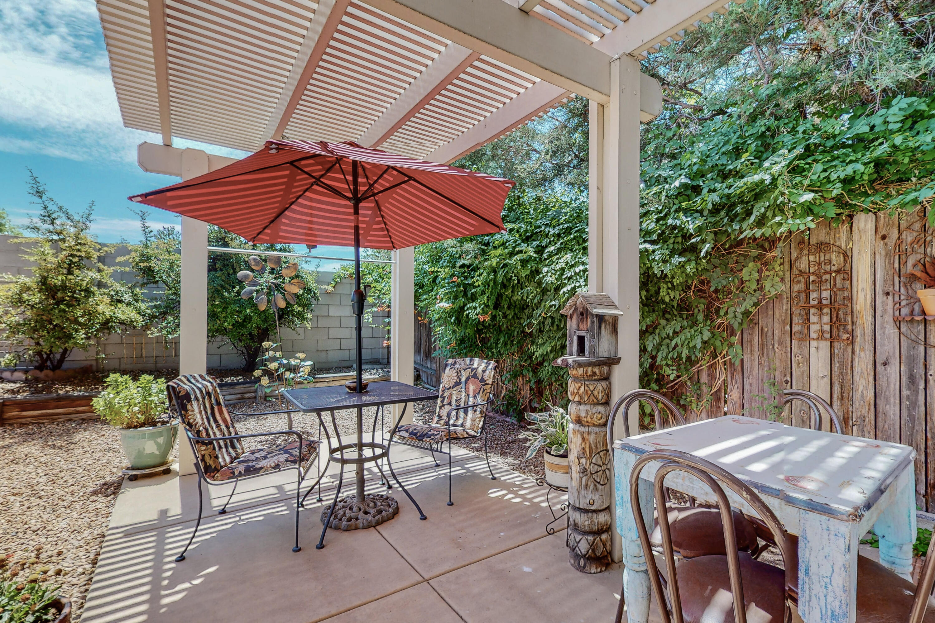5520 Amistad Road NE