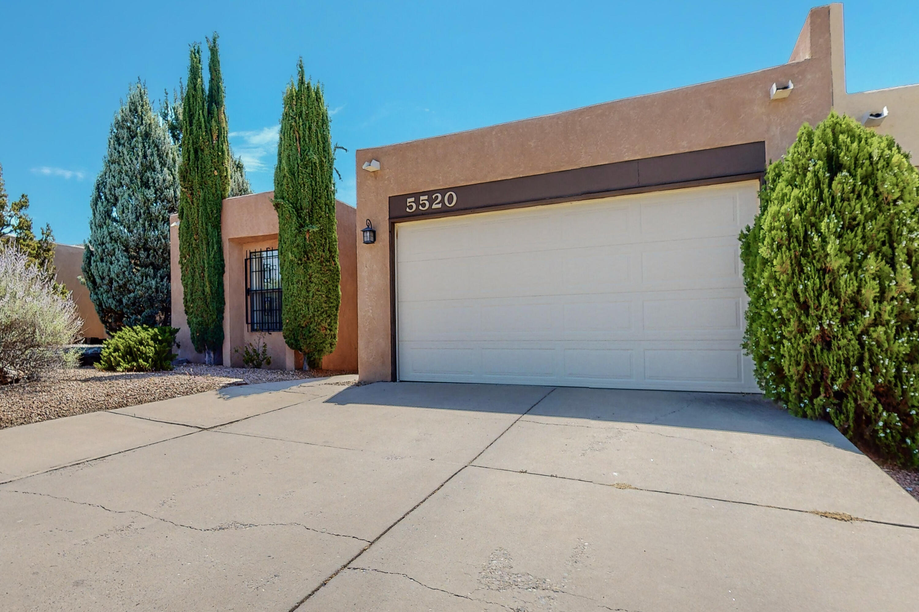 5520 Amistad Road NE