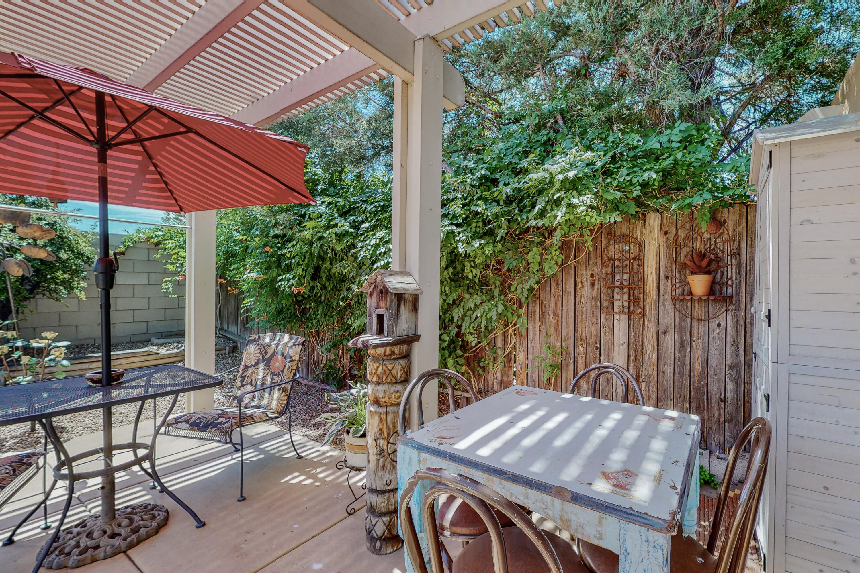 5520 Amistad Road NE