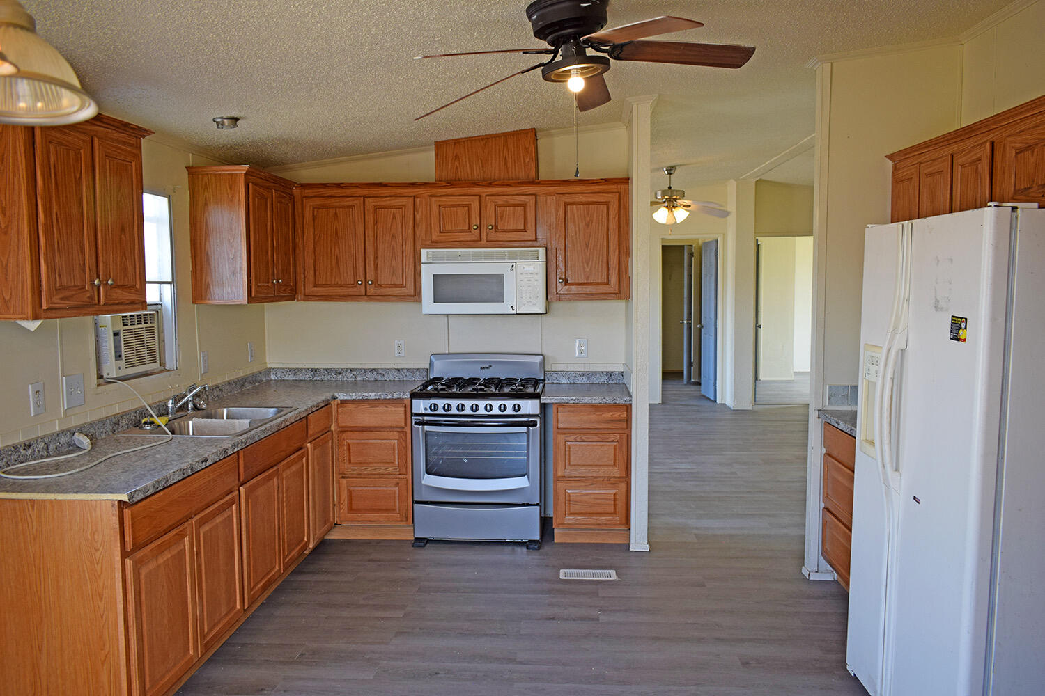 28 Community Road