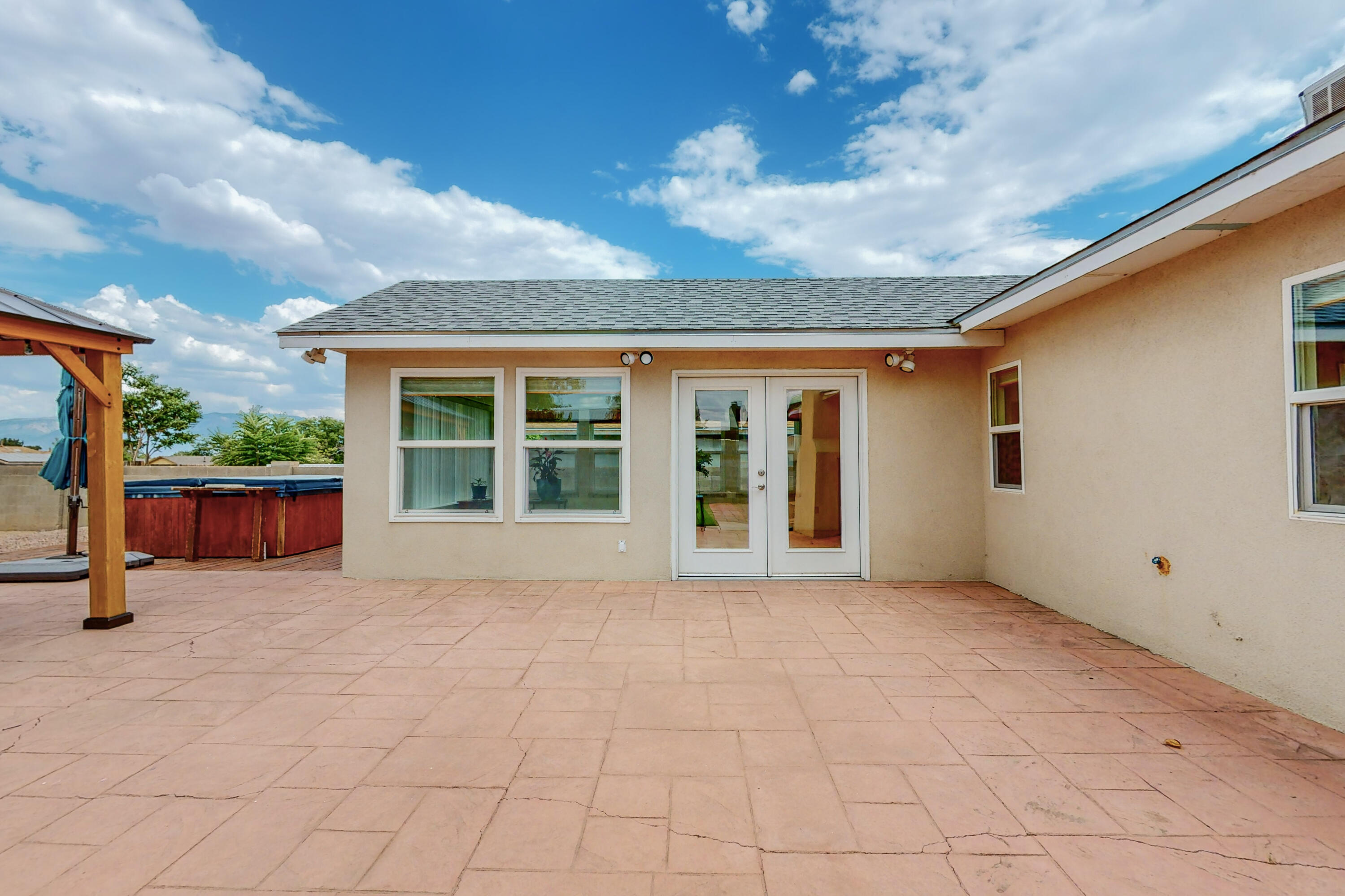 429 Wagon Train Drive SE