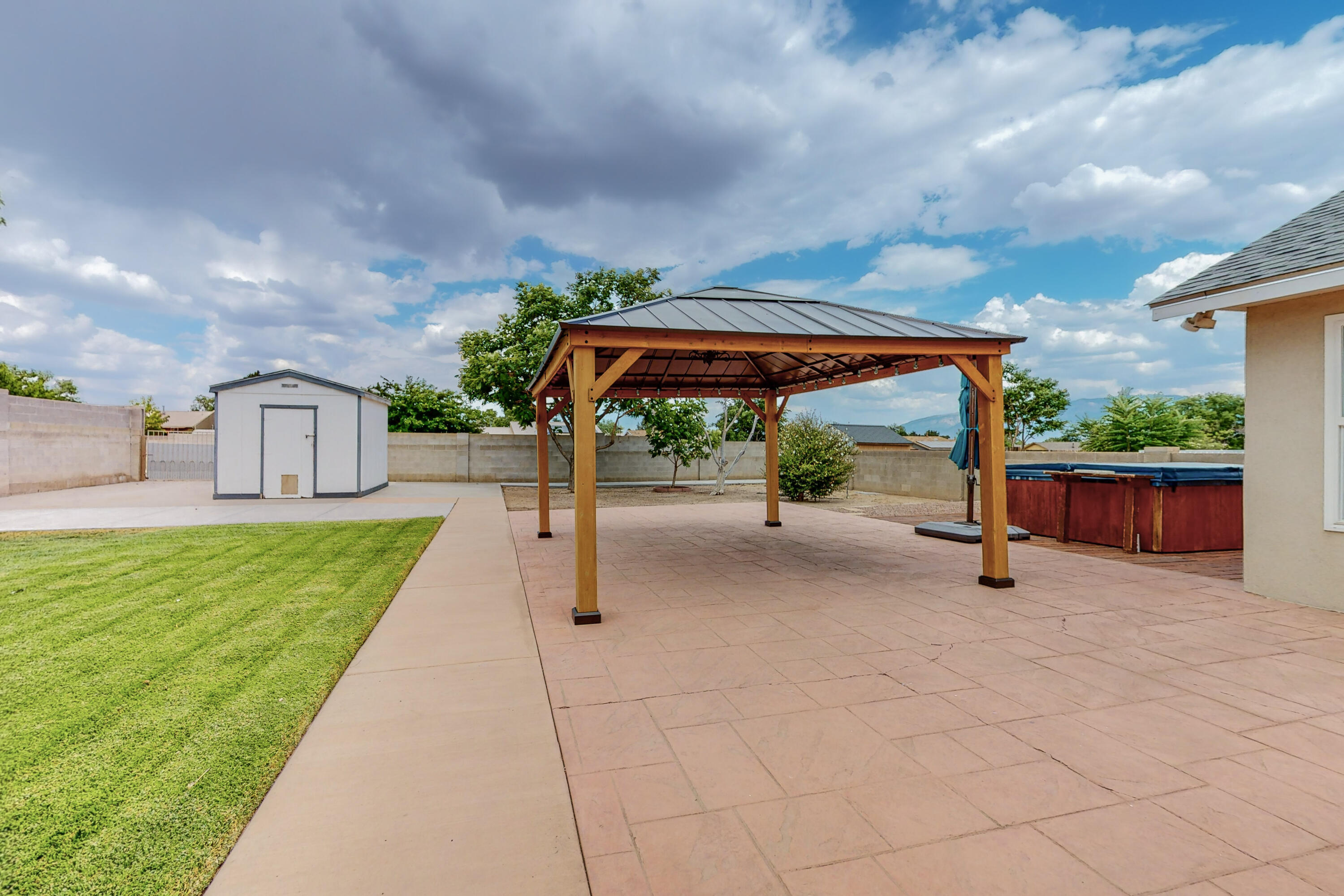 429 Wagon Train Drive SE