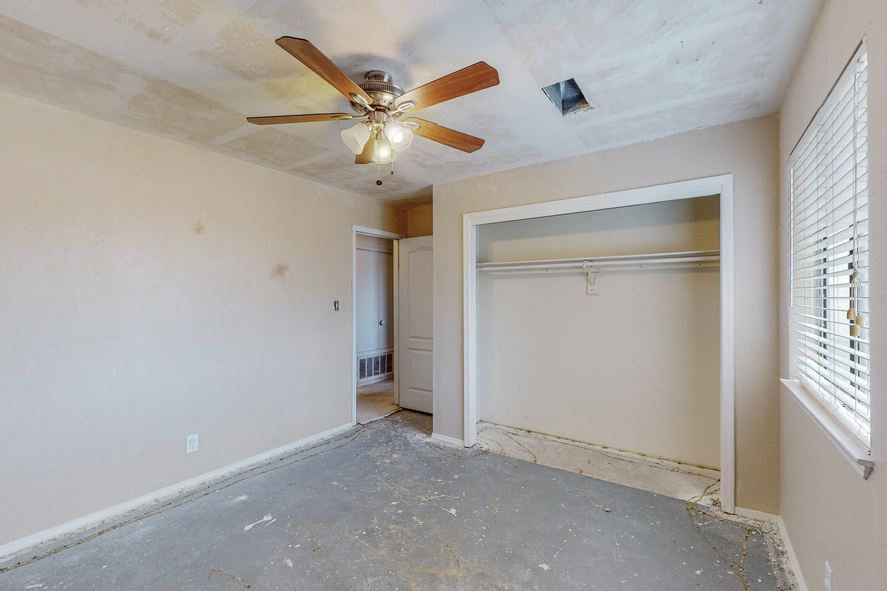 300 Spring Drive SE
