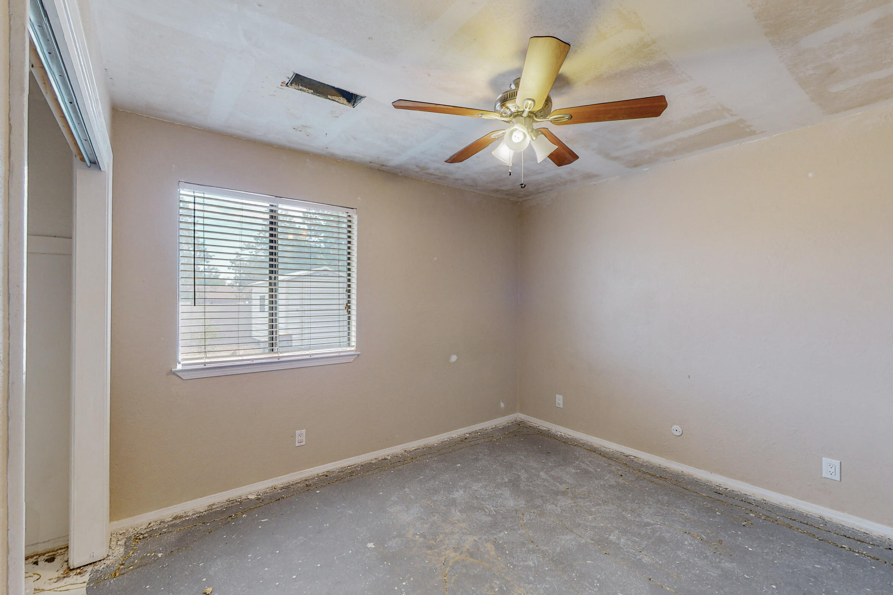 300 Spring Drive SE