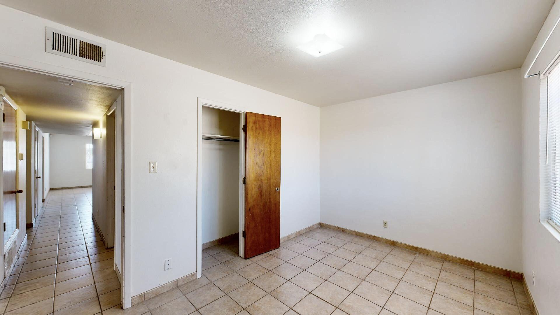 3835 Flora Vista Avenue SW