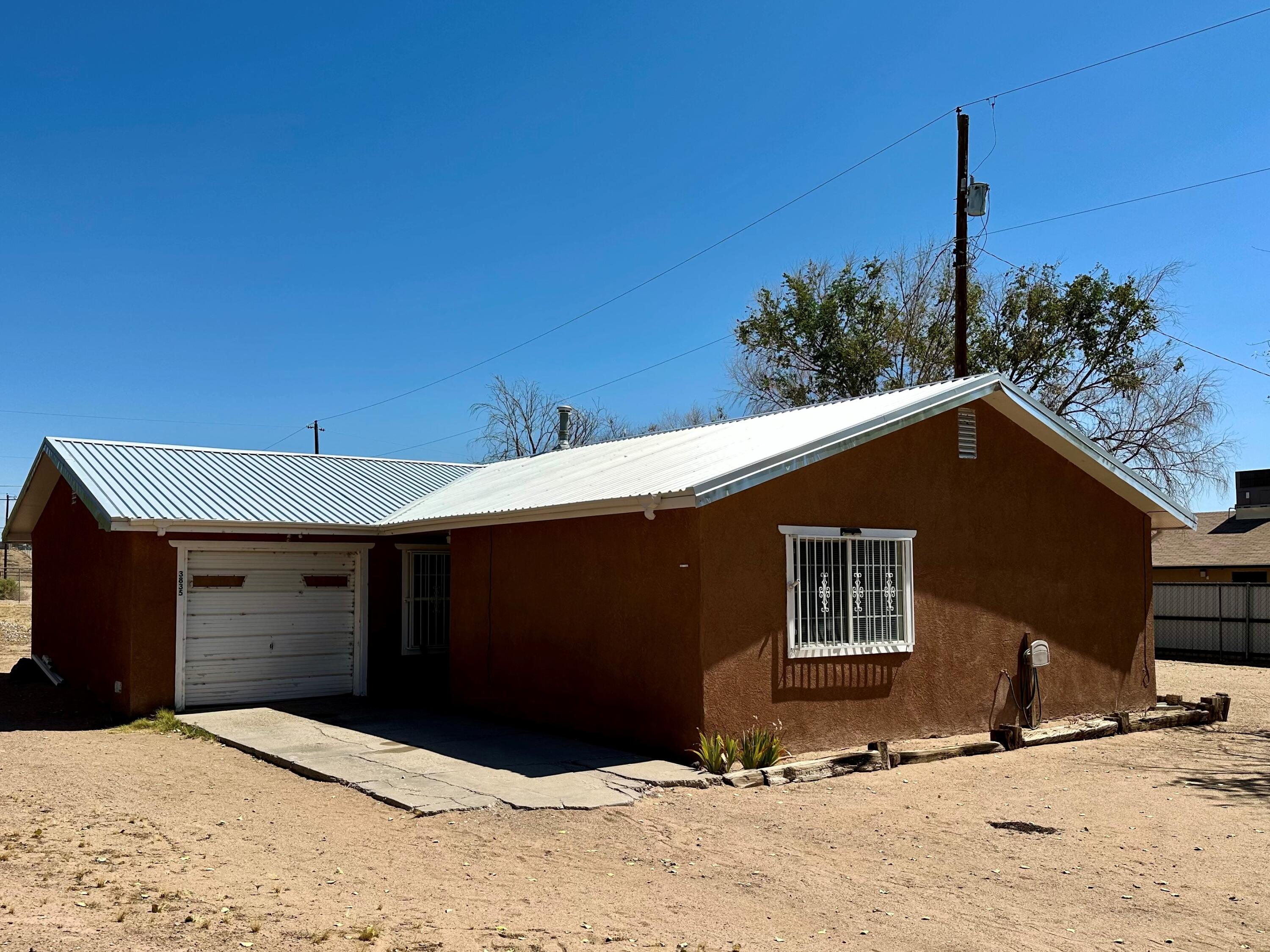 3835 Flora Vista Avenue SW