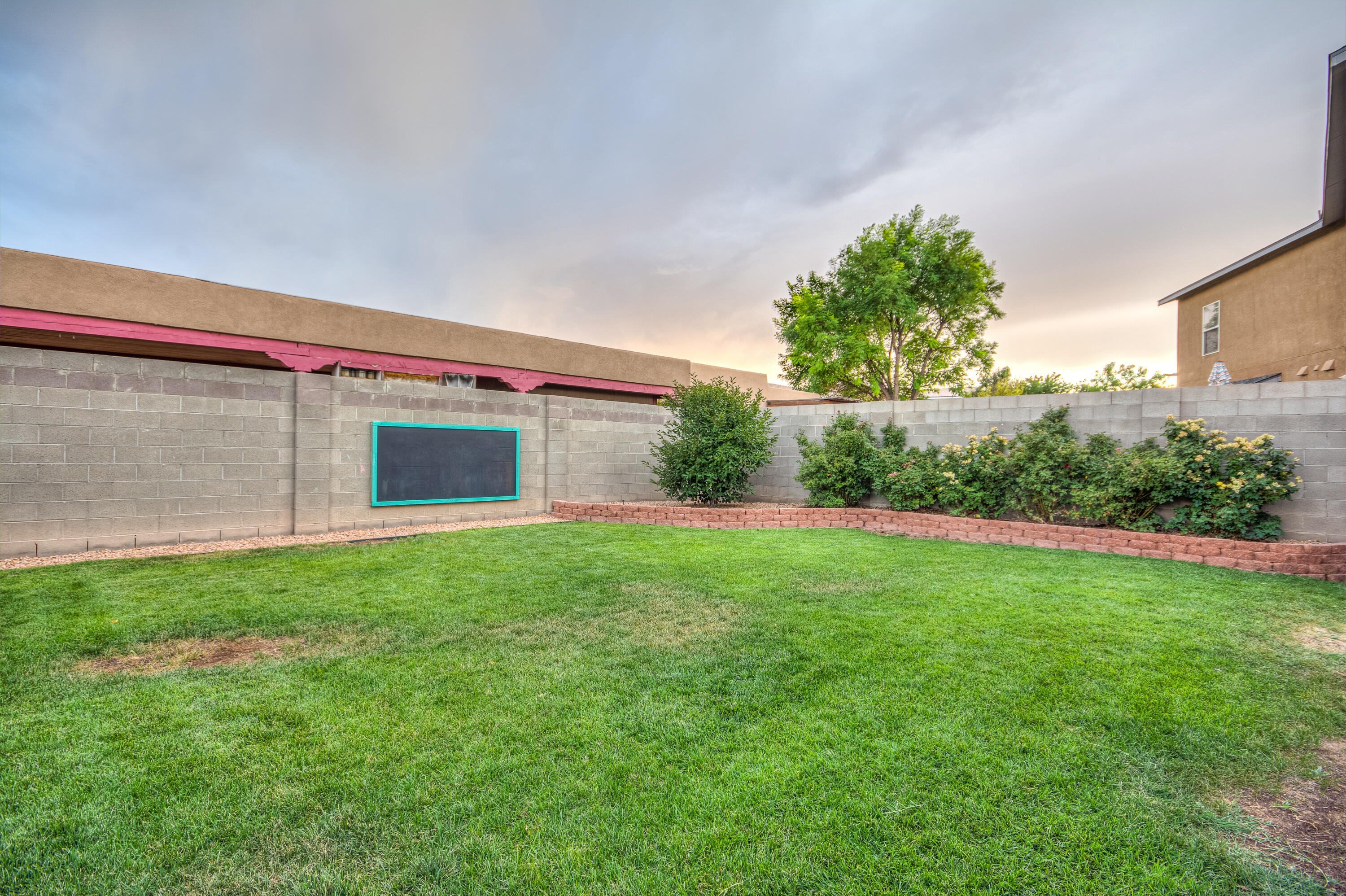 6408 Pima Place NW
