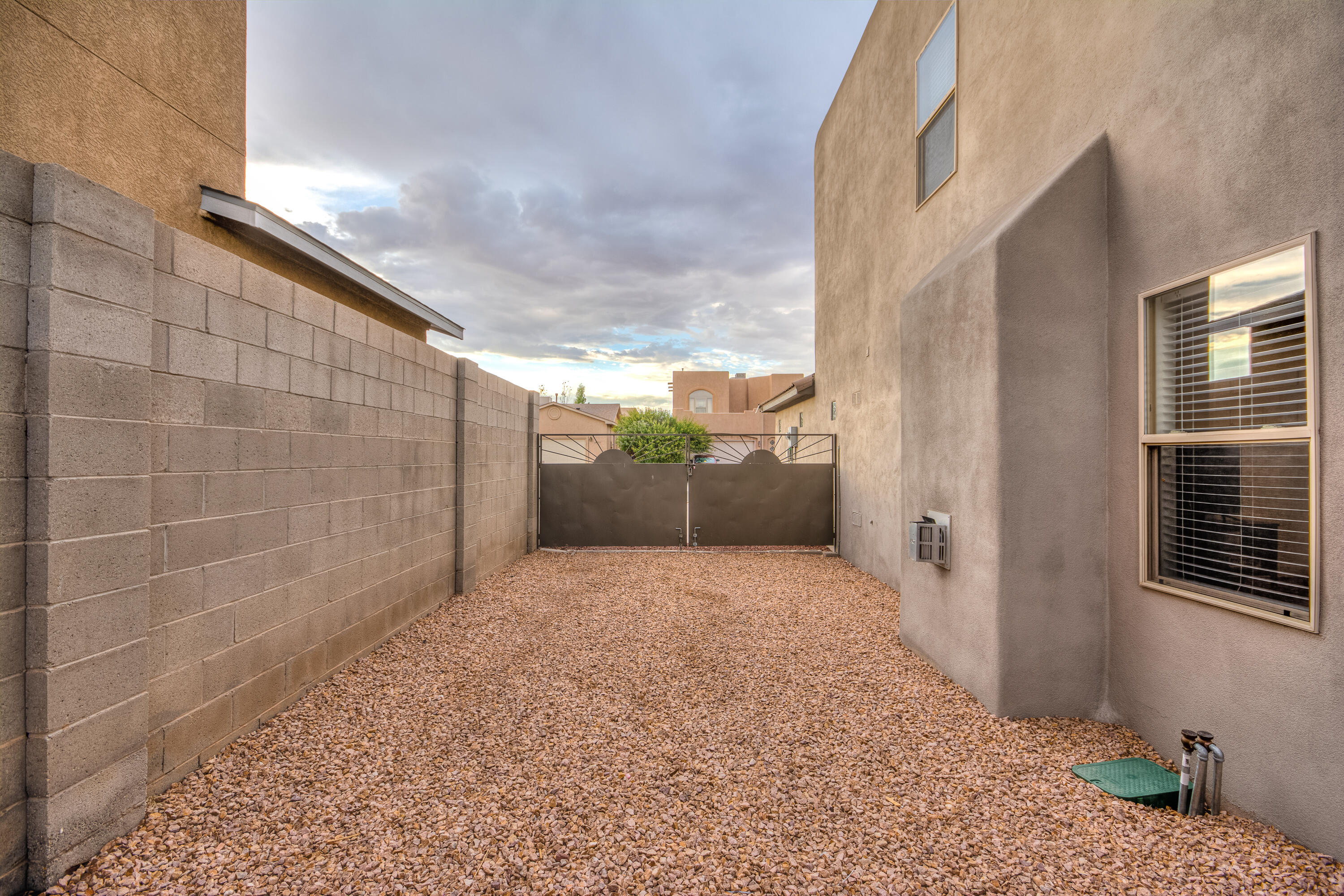 6408 Pima Place NW
