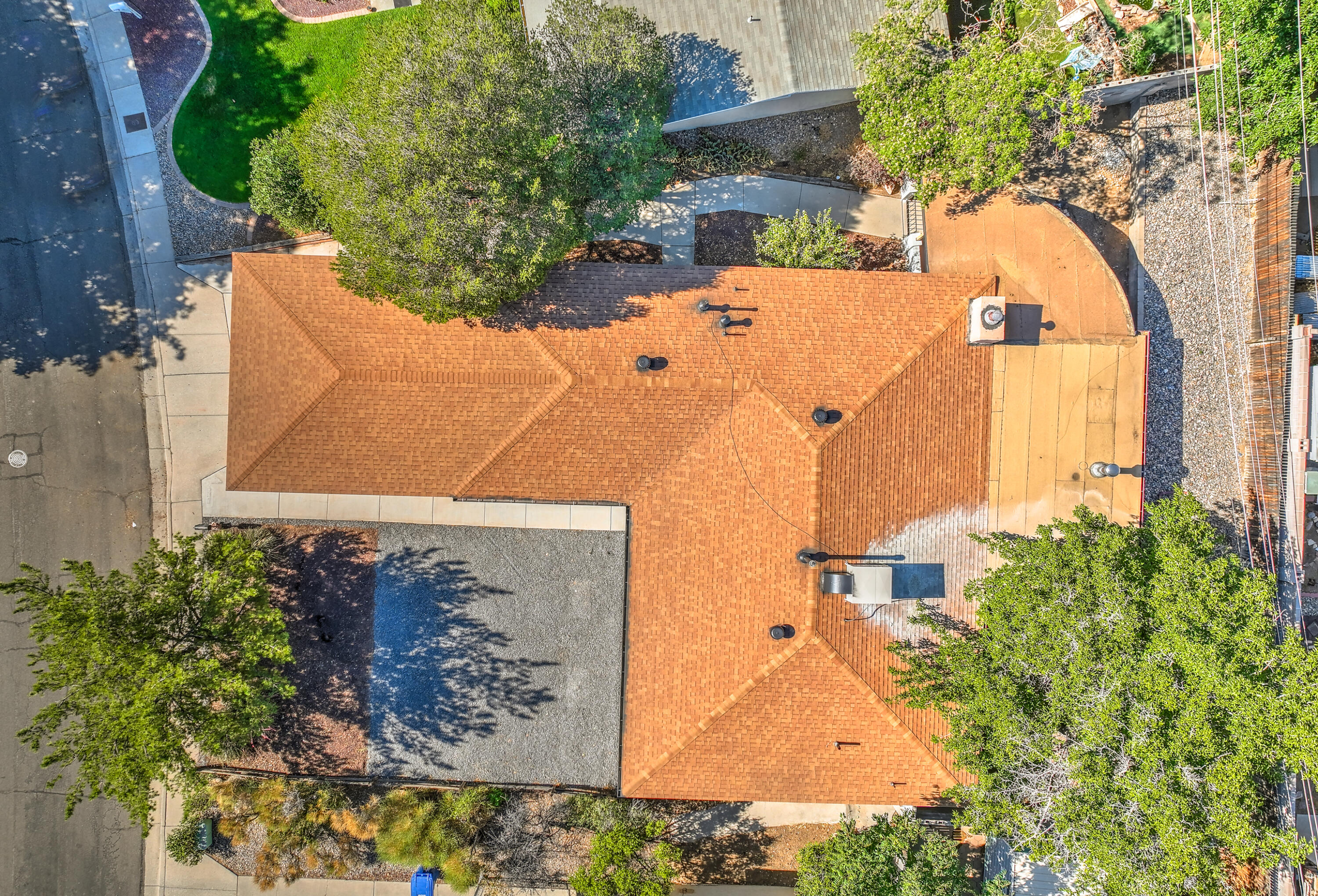 2604 Hiawatha Drive NE