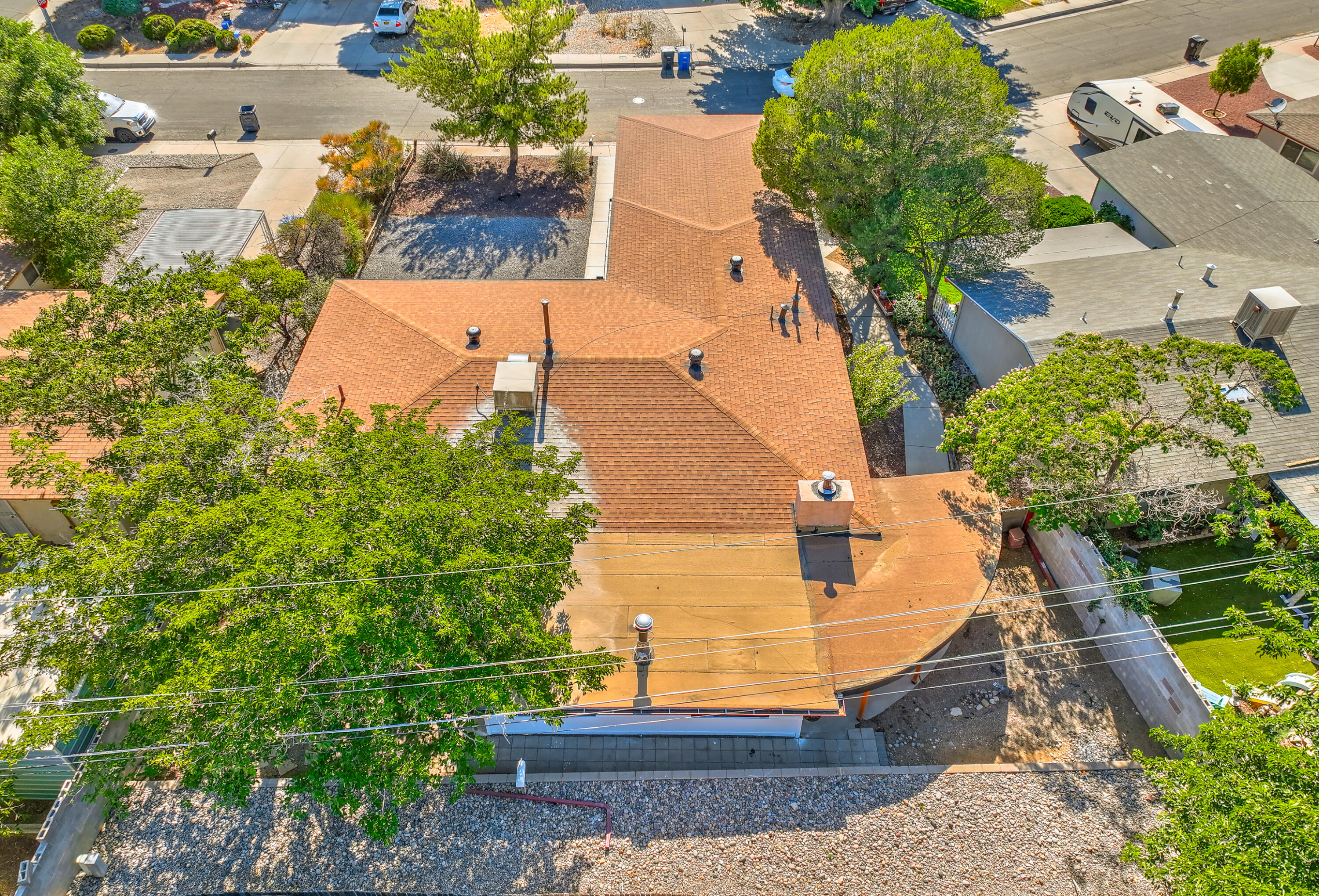 2604 Hiawatha Drive NE