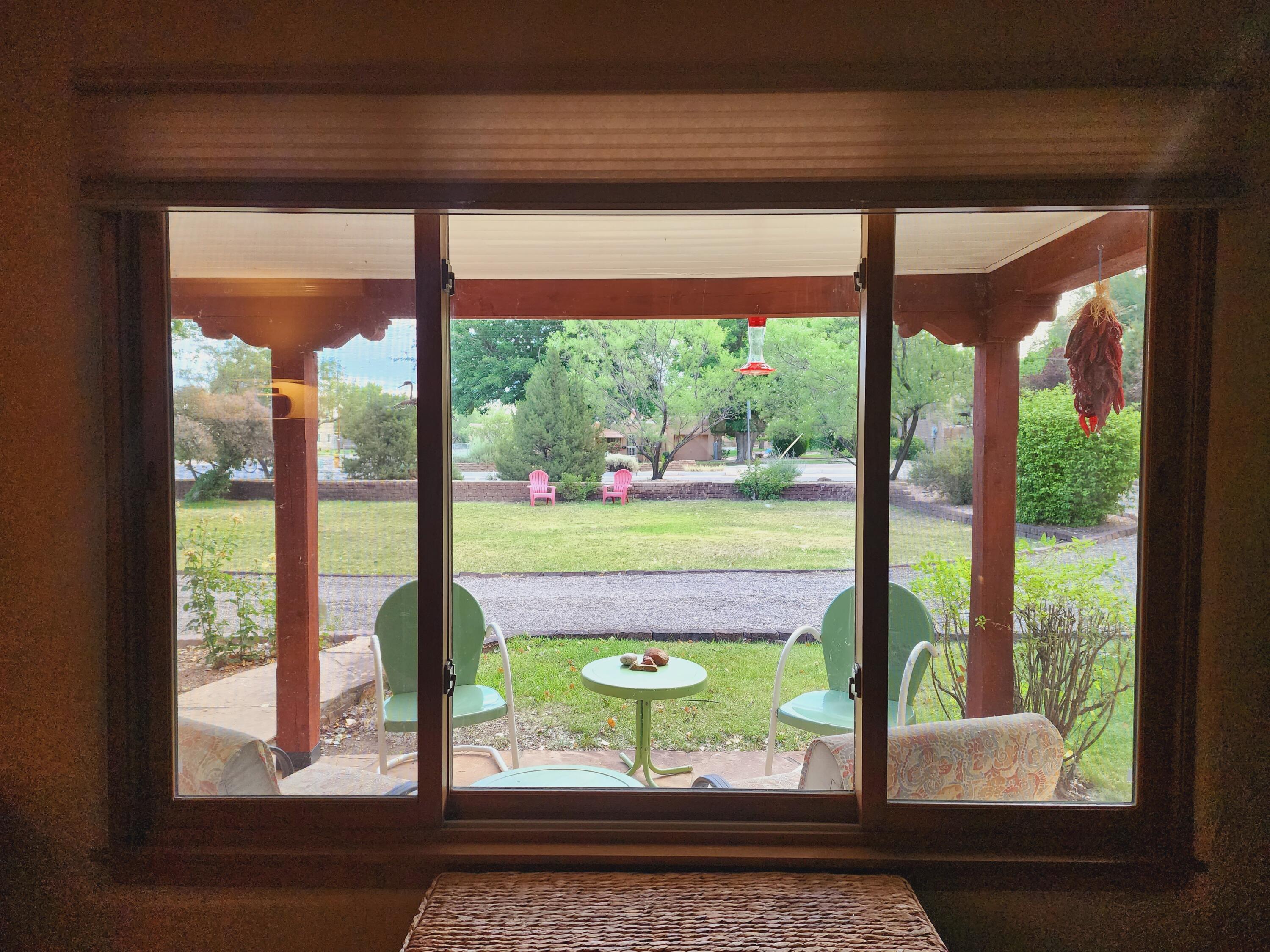 2548 Candelaria Road NW