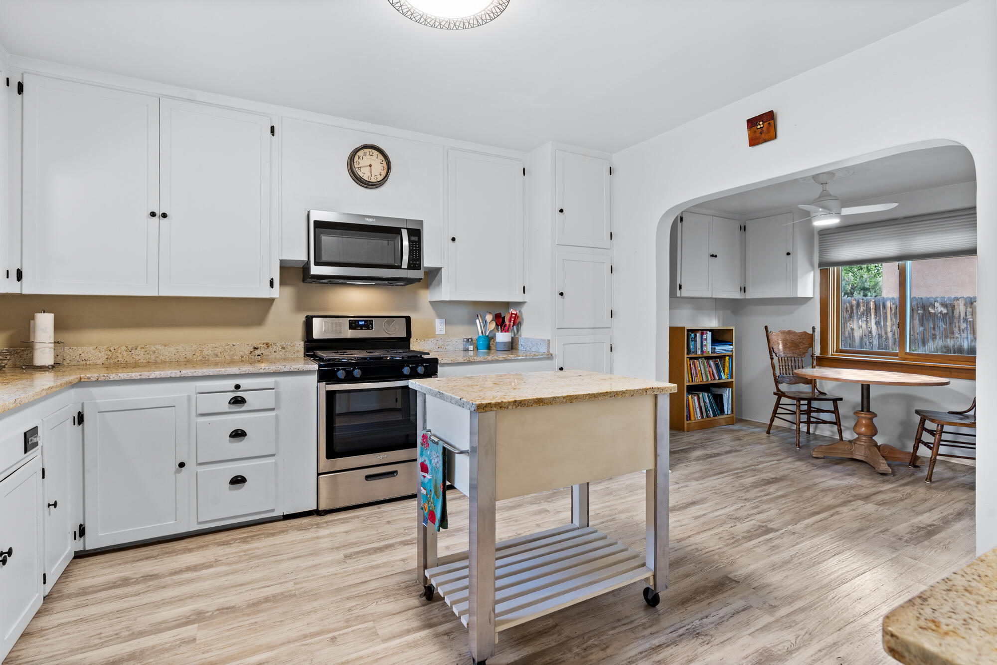 2548 Candelaria Road NW