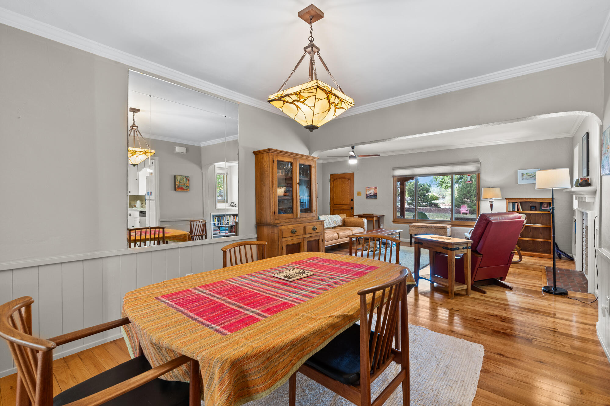 2548 Candelaria Road NW
