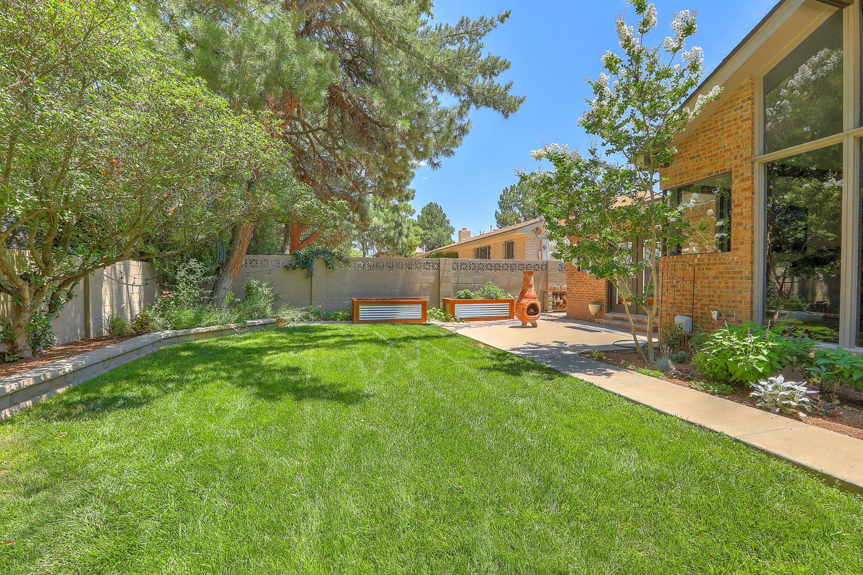 7401 Arroyo Del Oso Avenue NE