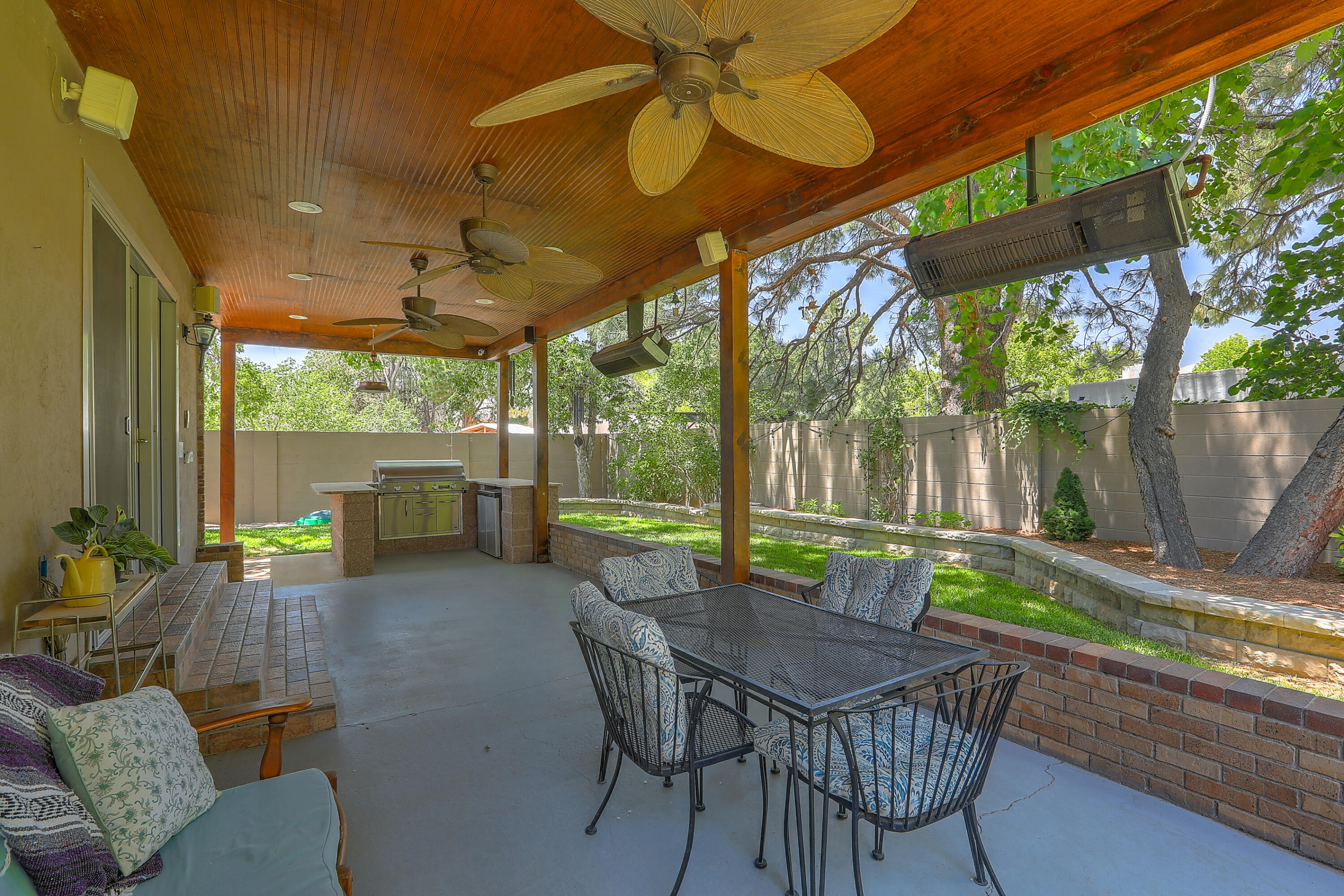 7401 Arroyo Del Oso Avenue NE
