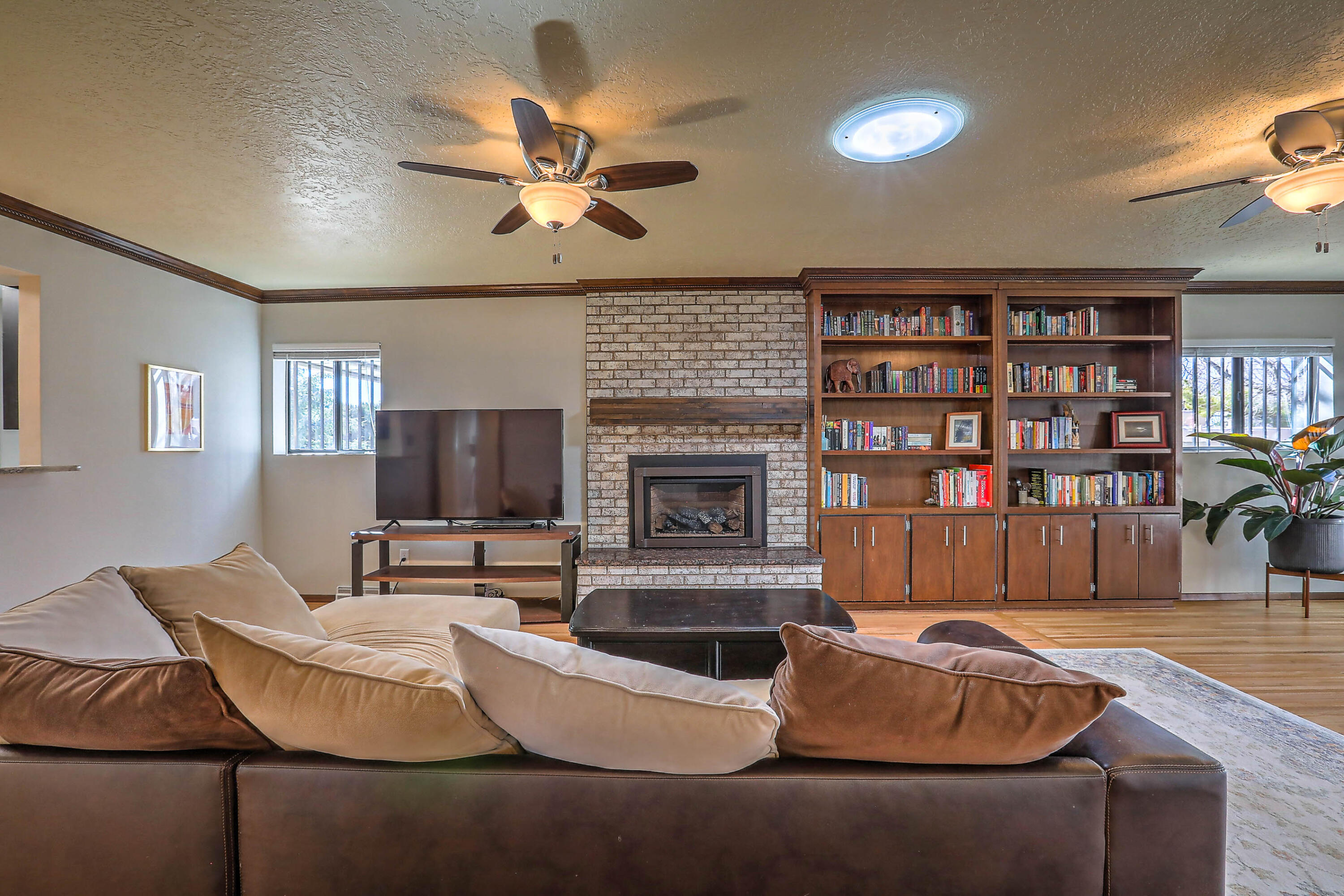 7401 Arroyo Del Oso Avenue NE