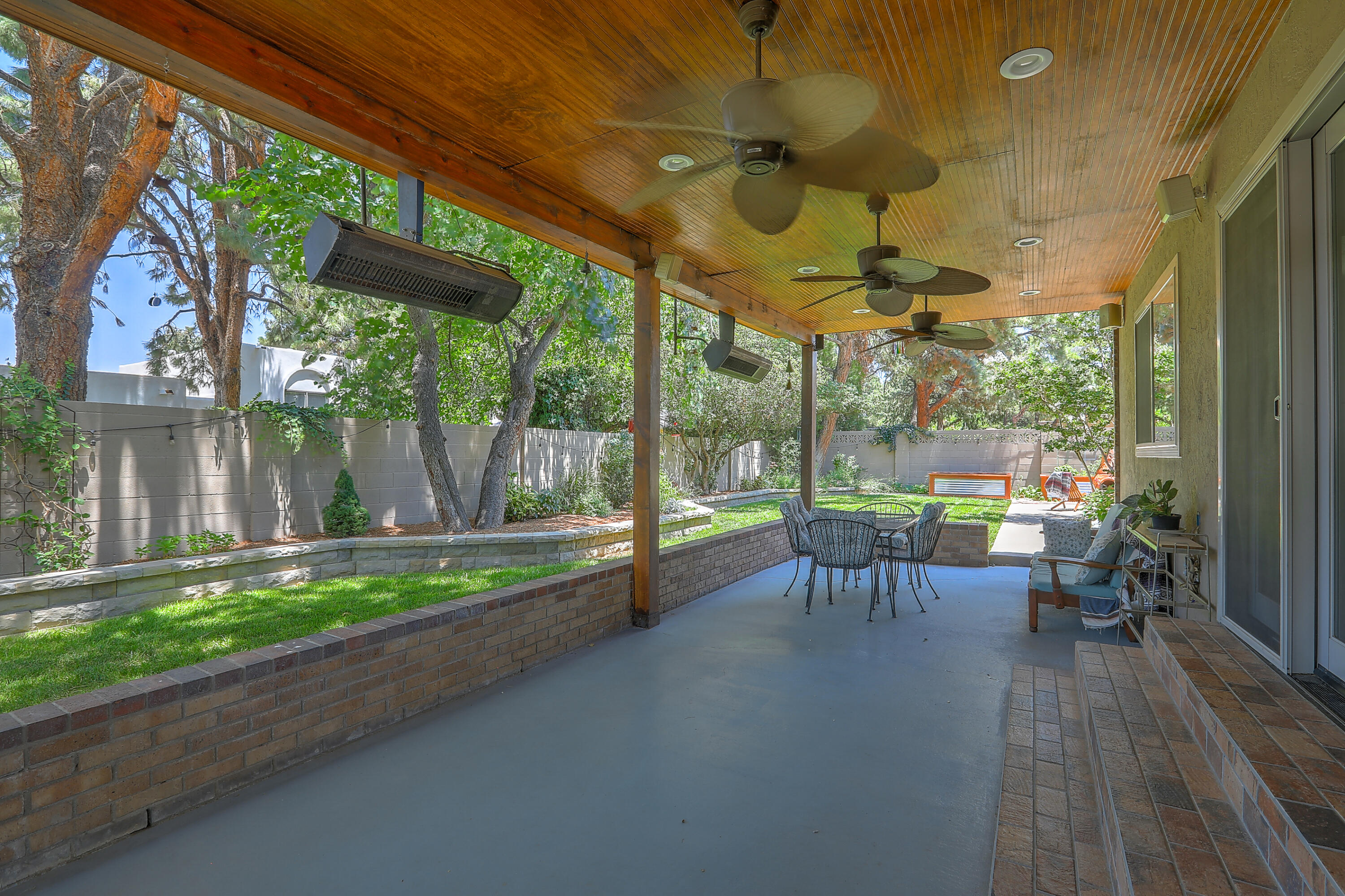 7401 Arroyo Del Oso Avenue NE