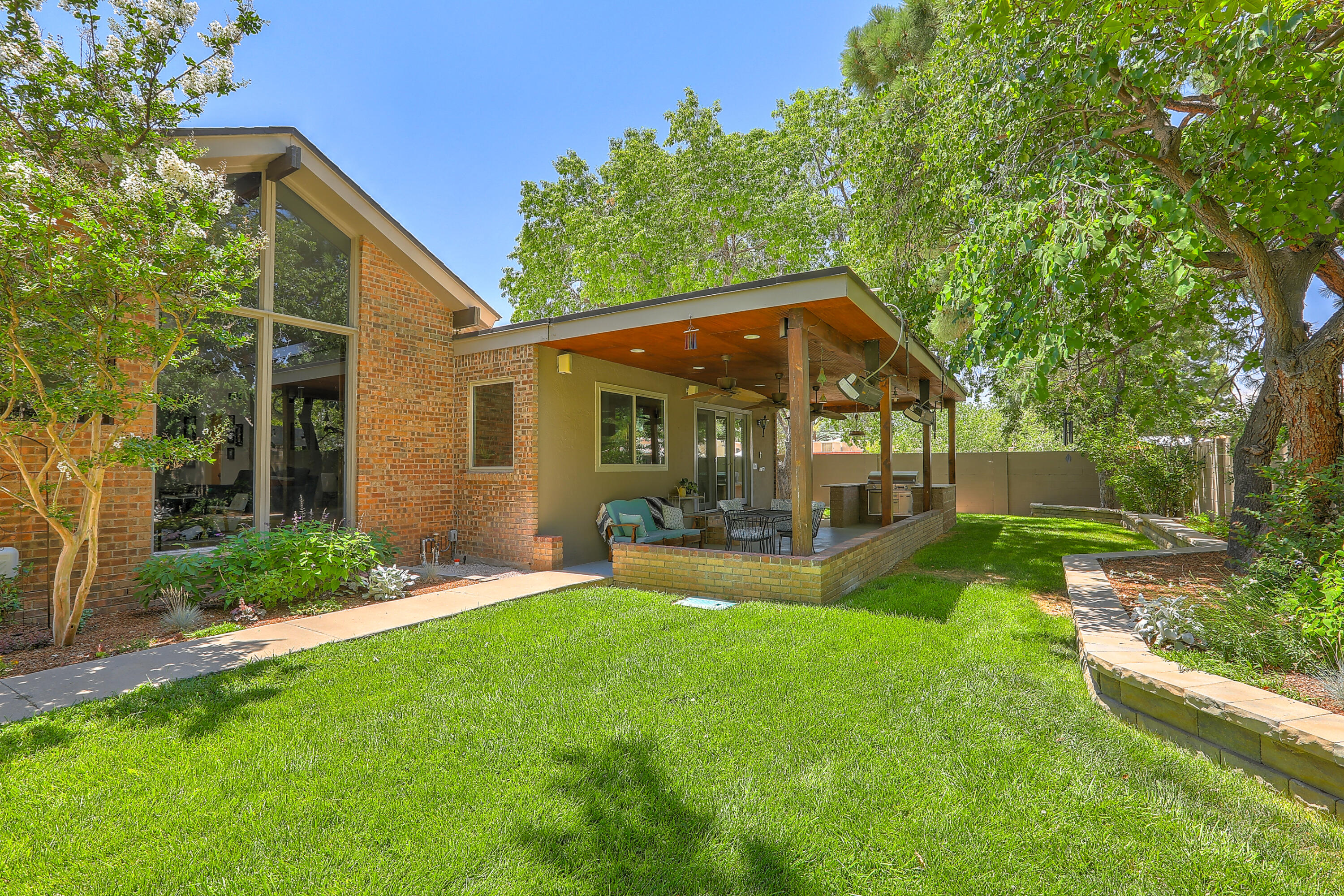 7401 Arroyo Del Oso Avenue NE