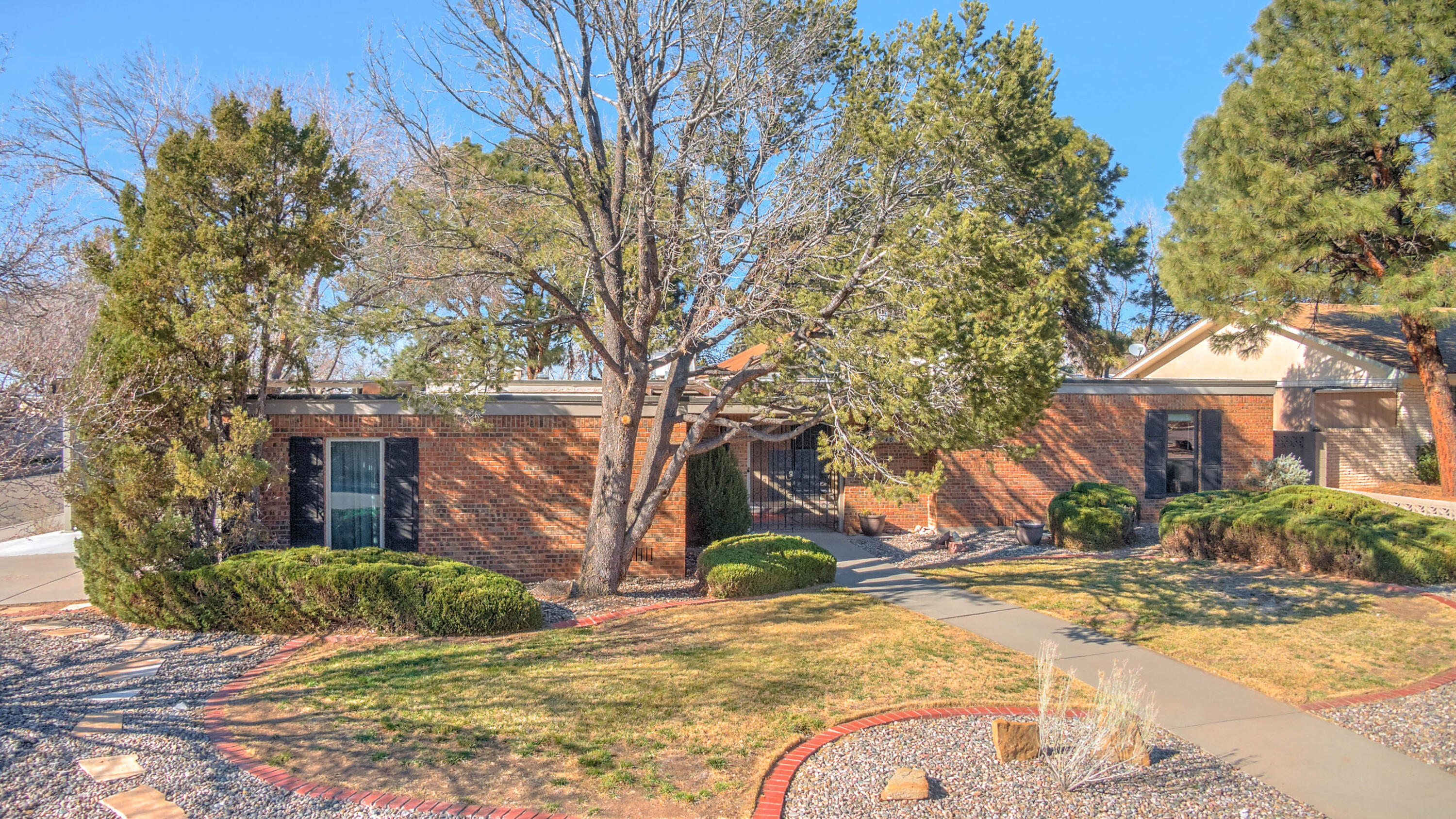 7401 Arroyo Del Oso Avenue NE