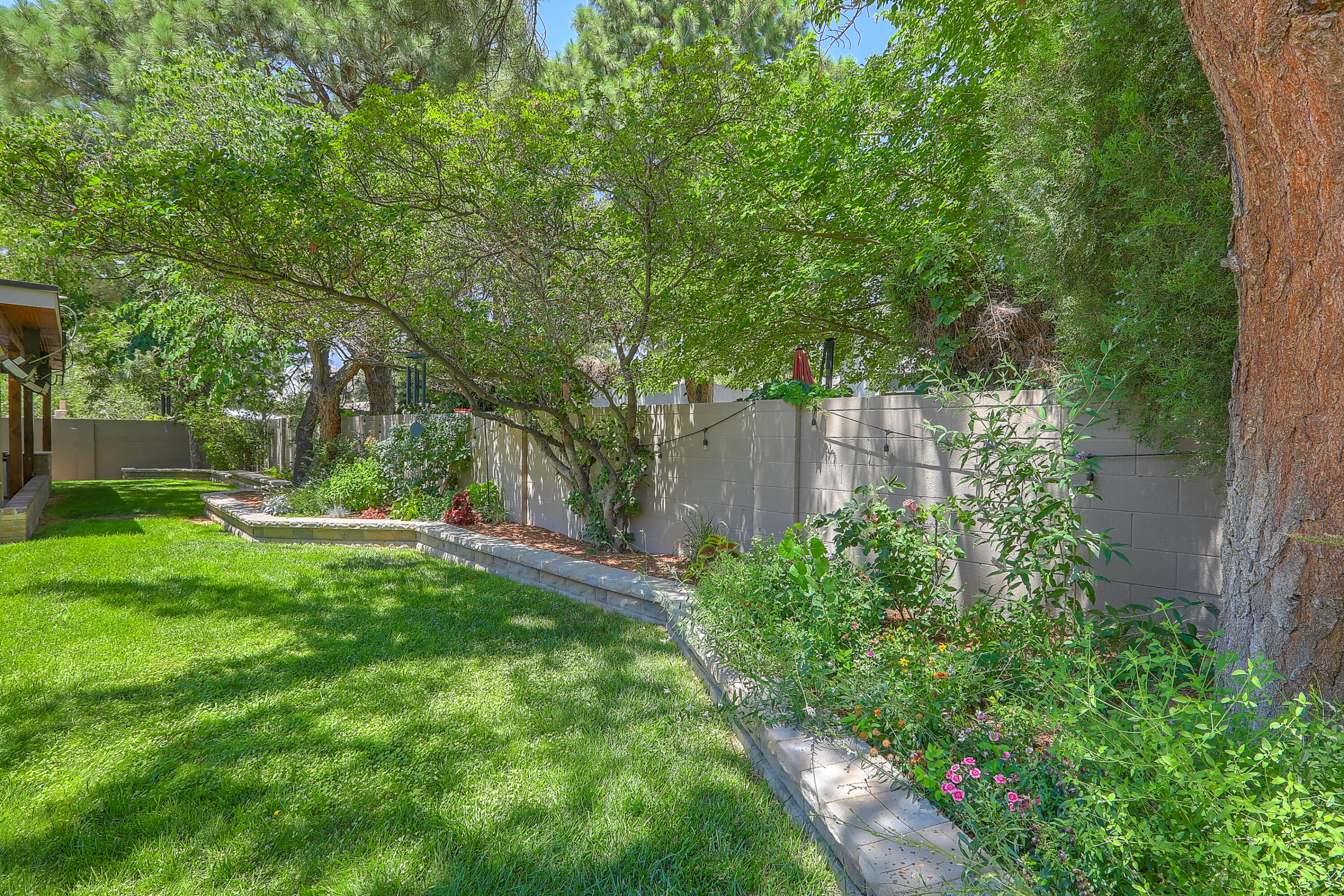 7401 Arroyo Del Oso Avenue NE