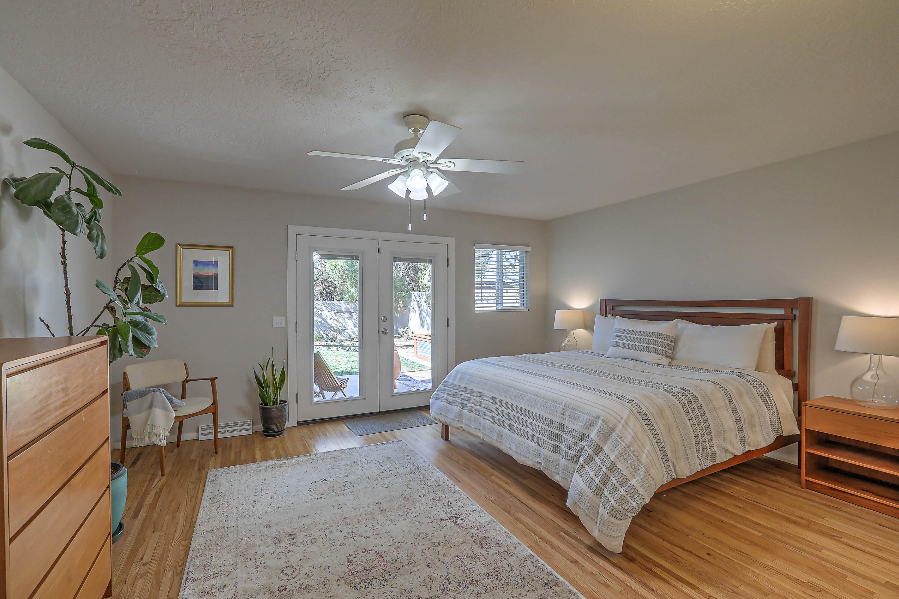 7401 Arroyo Del Oso Avenue NE