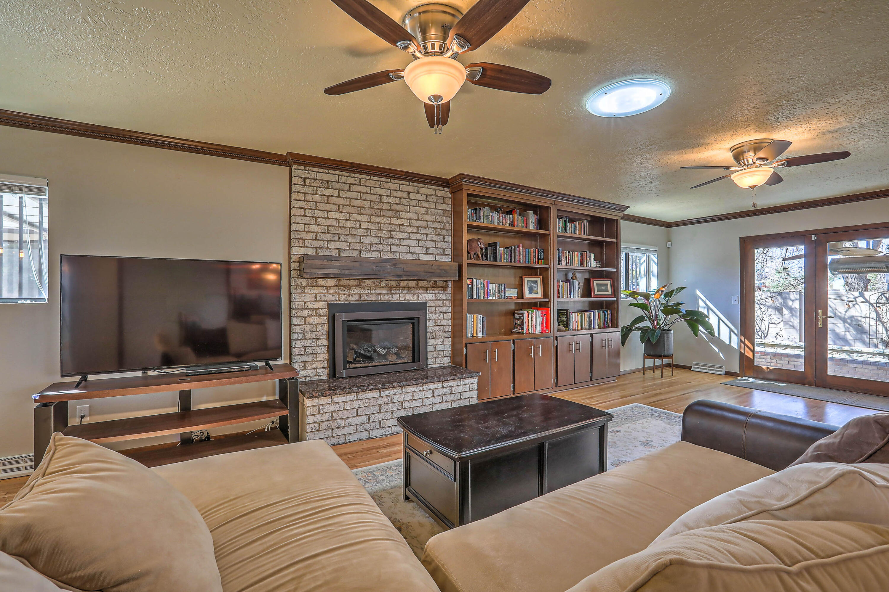 7401 Arroyo Del Oso Avenue NE