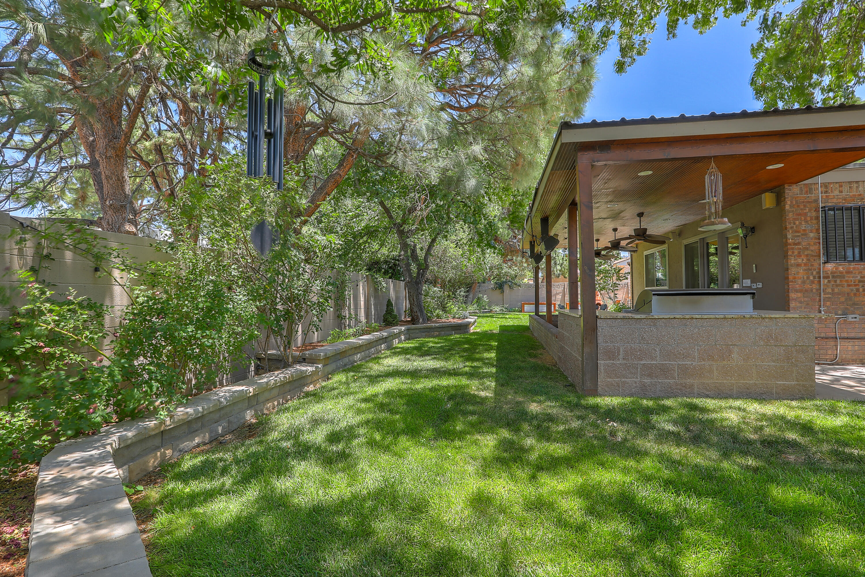 7401 Arroyo Del Oso Avenue NE