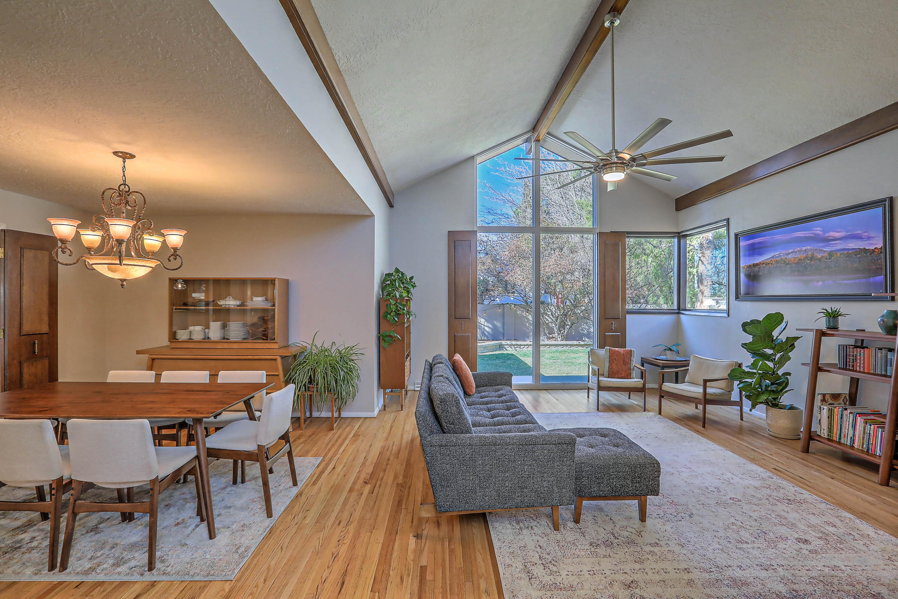 7401 Arroyo Del Oso Avenue NE