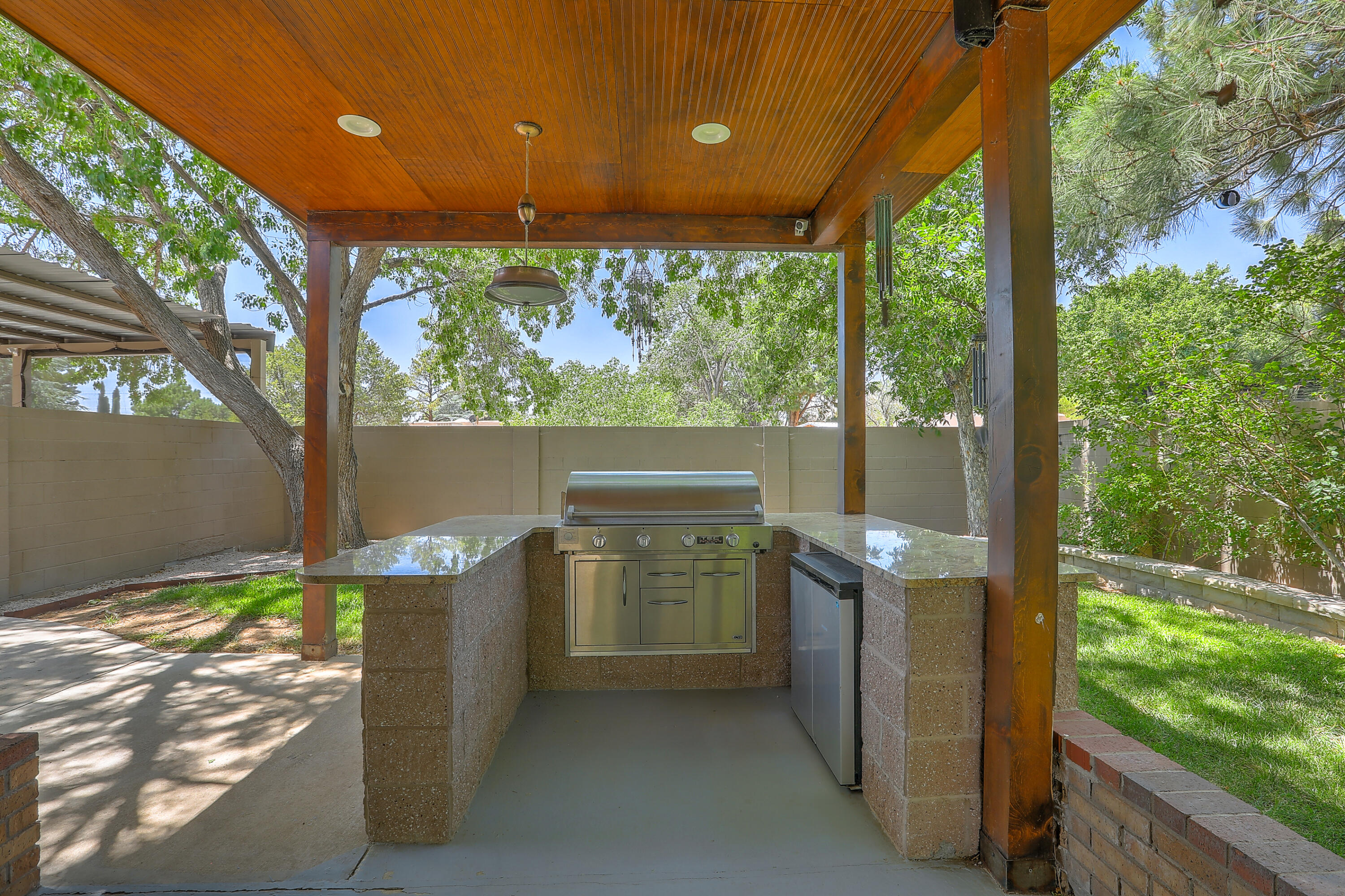 7401 Arroyo Del Oso Avenue NE