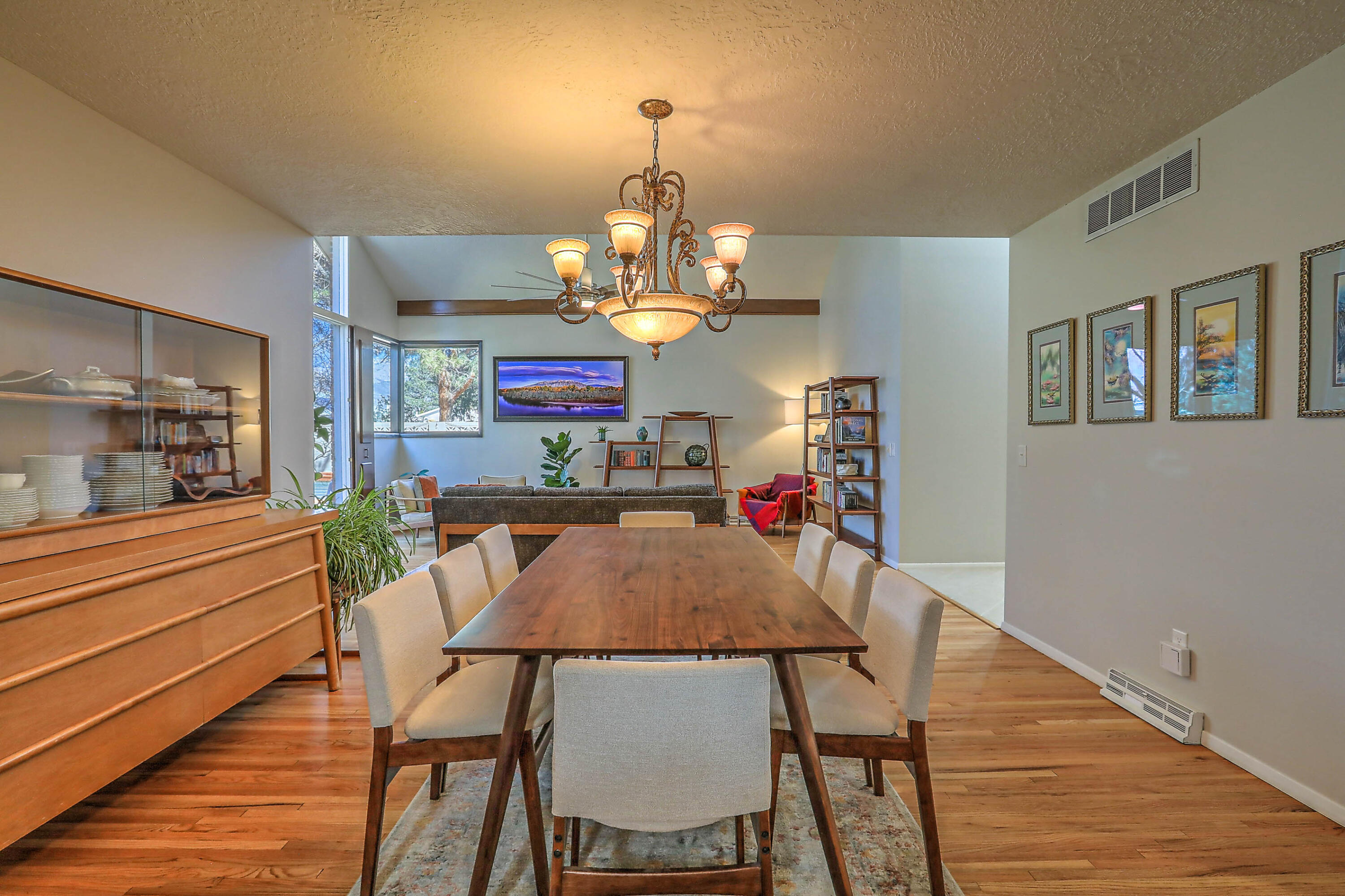 7401 Arroyo Del Oso Avenue NE
