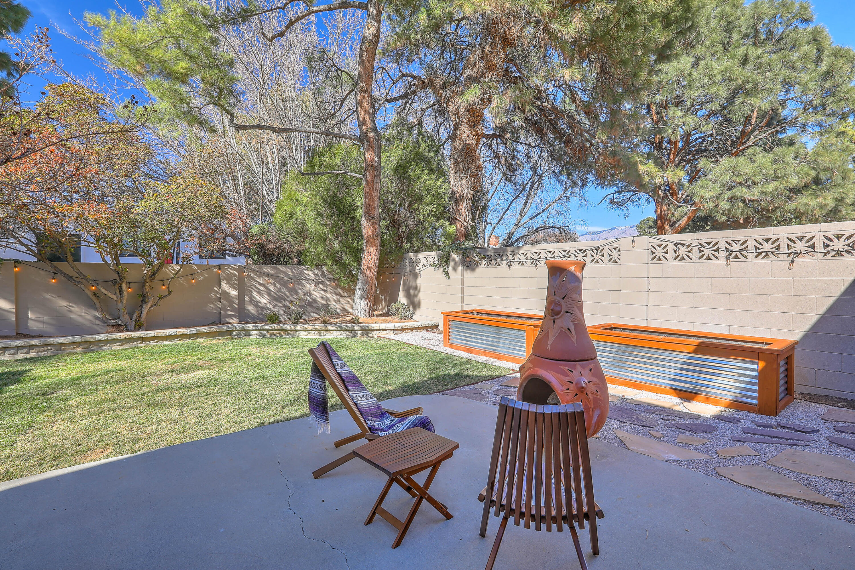 7401 Arroyo Del Oso Avenue NE