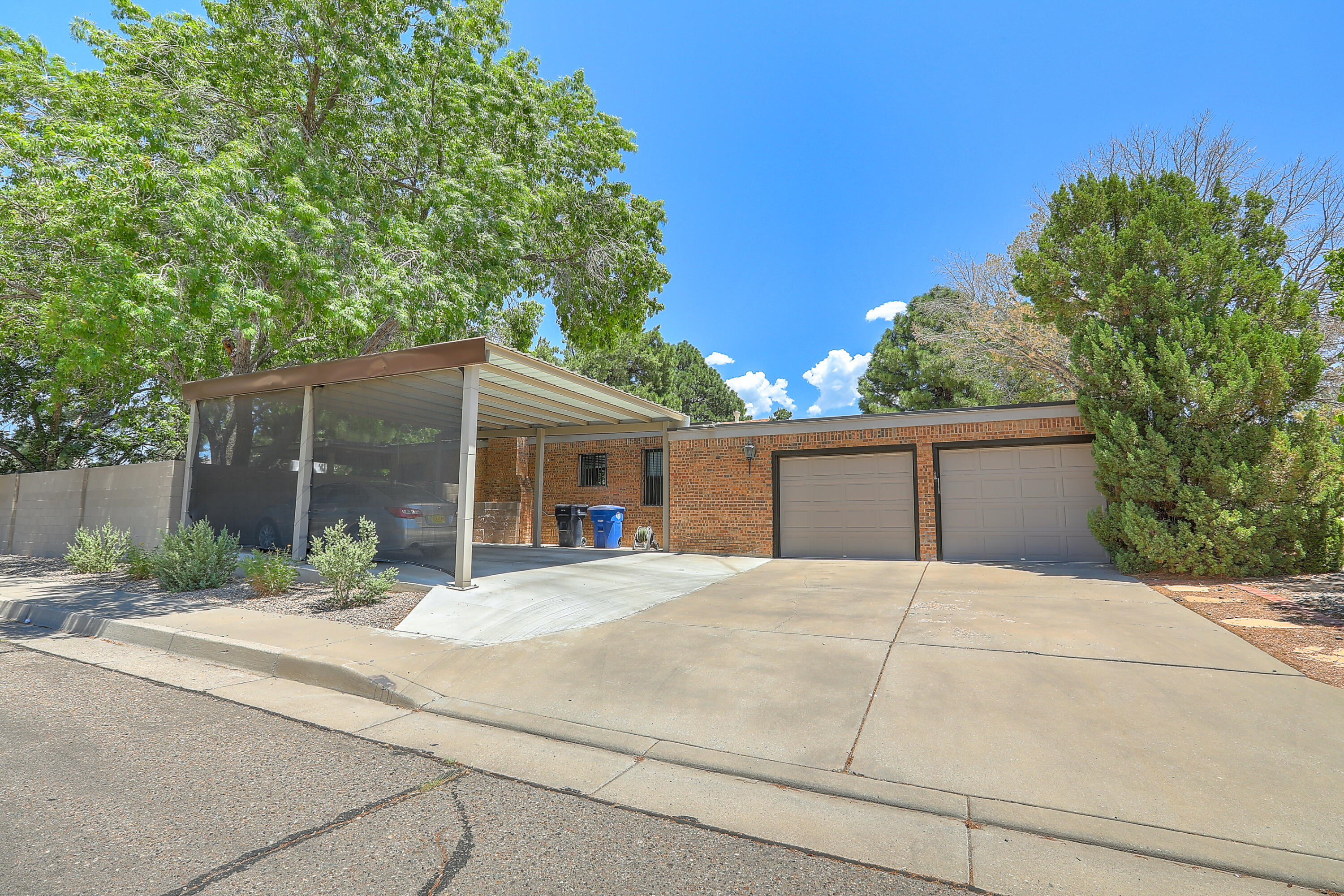 7401 Arroyo Del Oso Avenue NE
