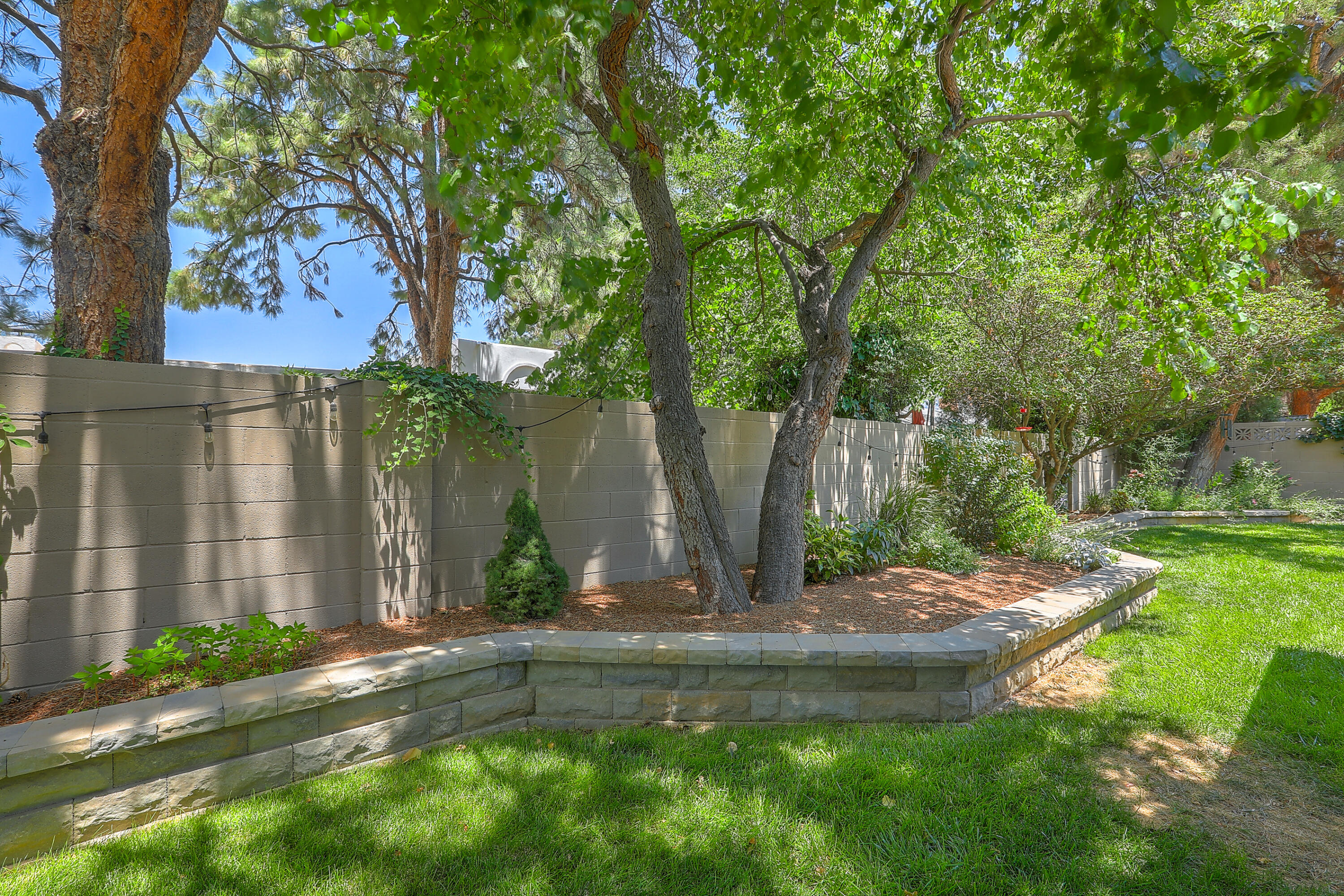 7401 Arroyo Del Oso Avenue NE
