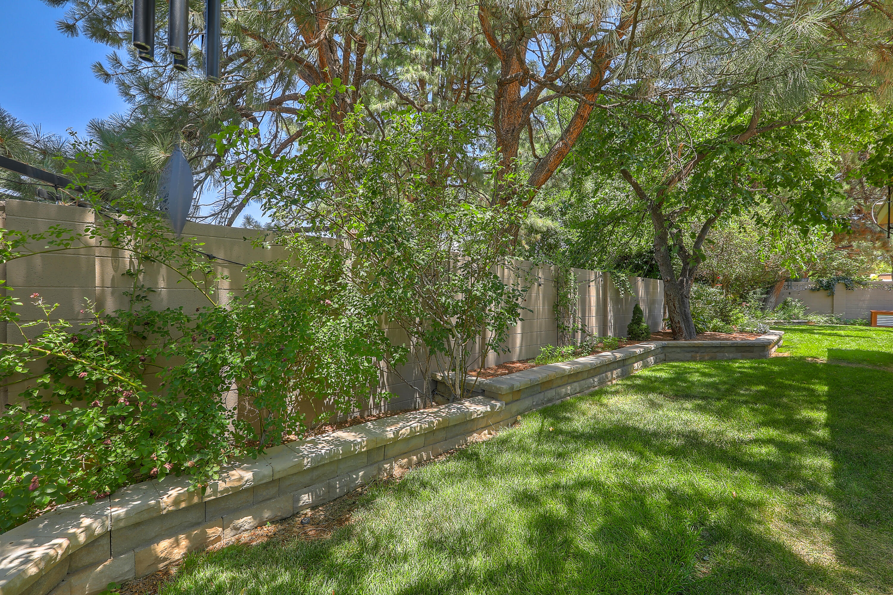 7401 Arroyo Del Oso Avenue NE