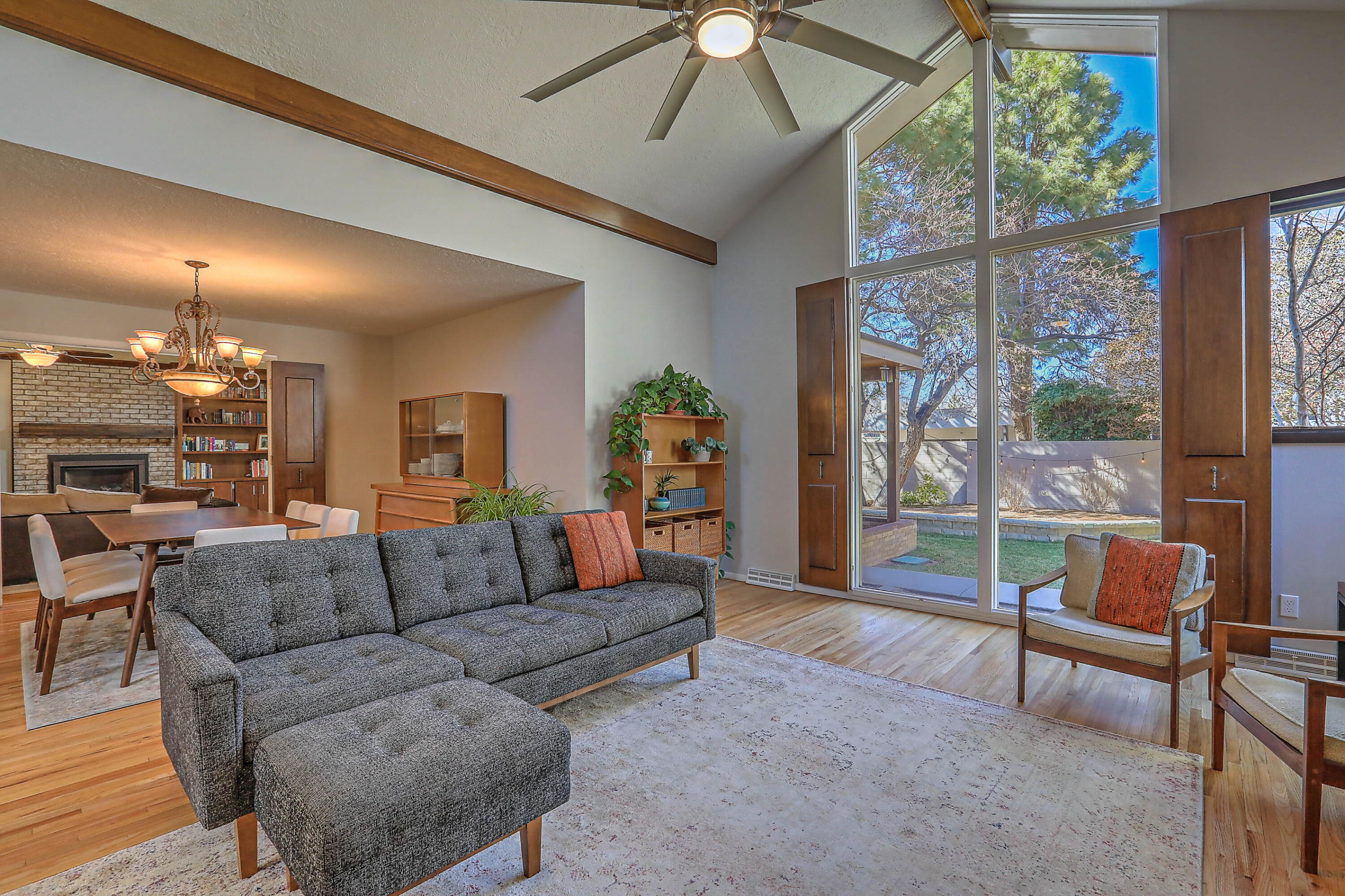 7401 Arroyo Del Oso Avenue NE