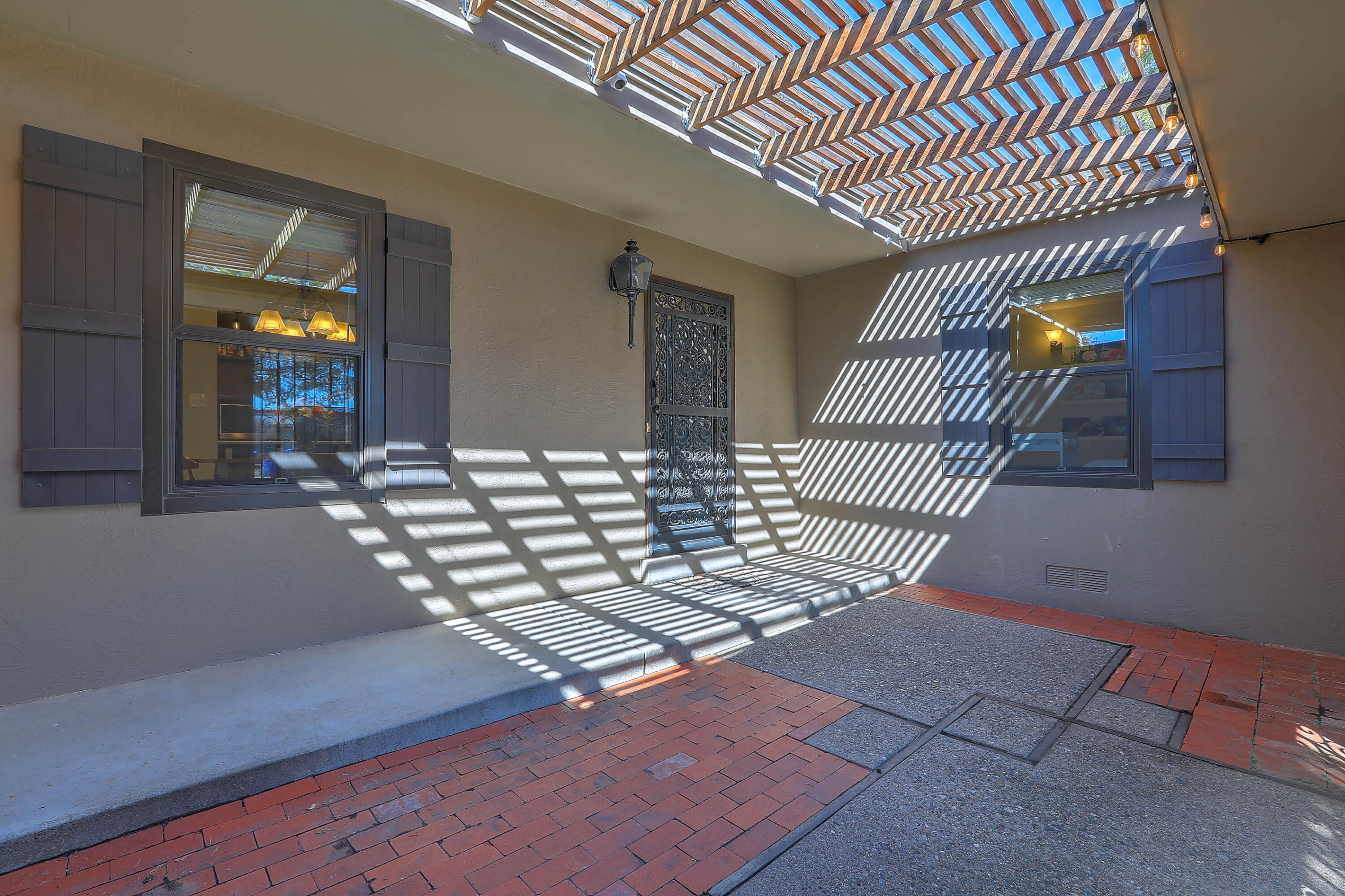 7401 Arroyo Del Oso Avenue NE