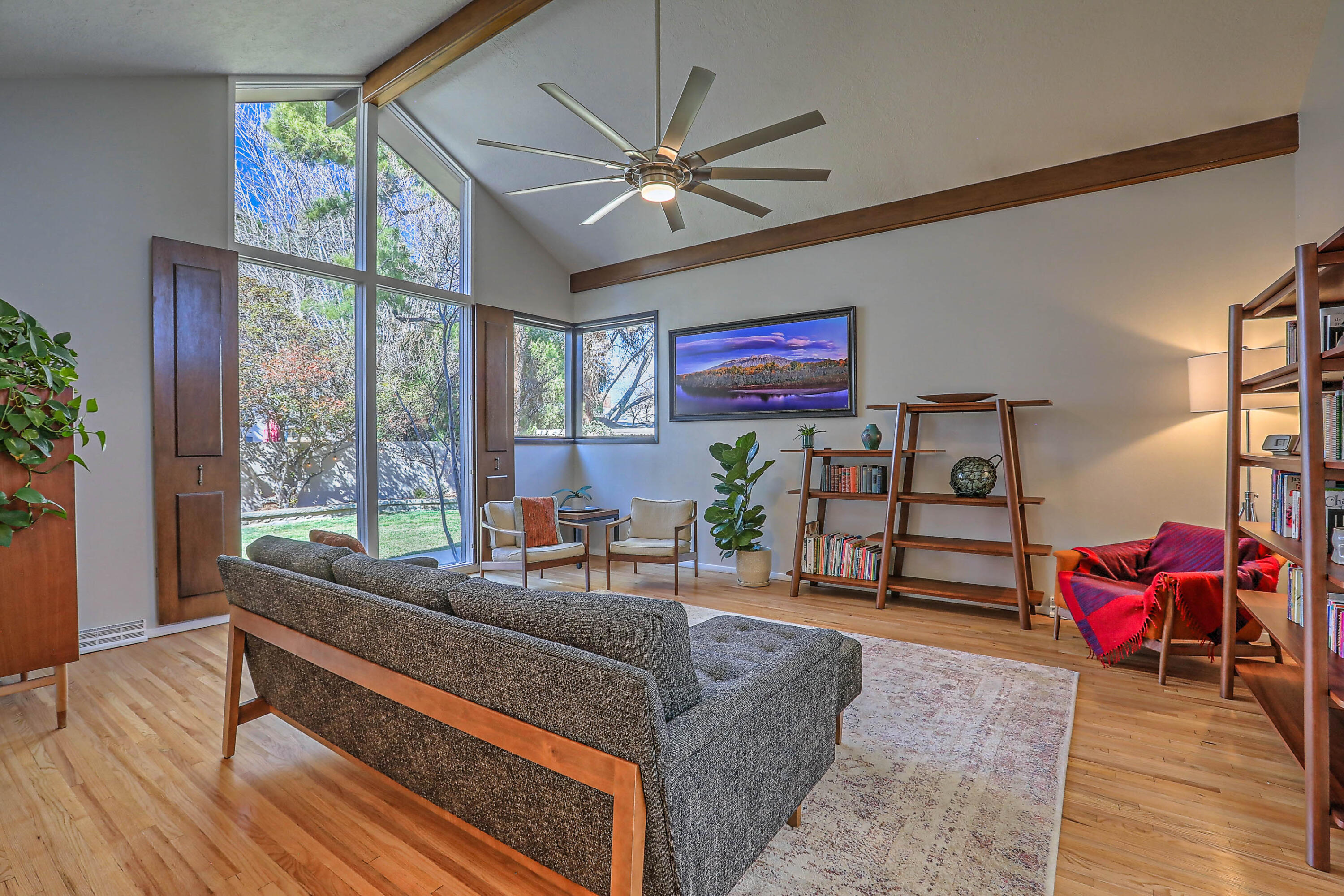 7401 Arroyo Del Oso Avenue NE