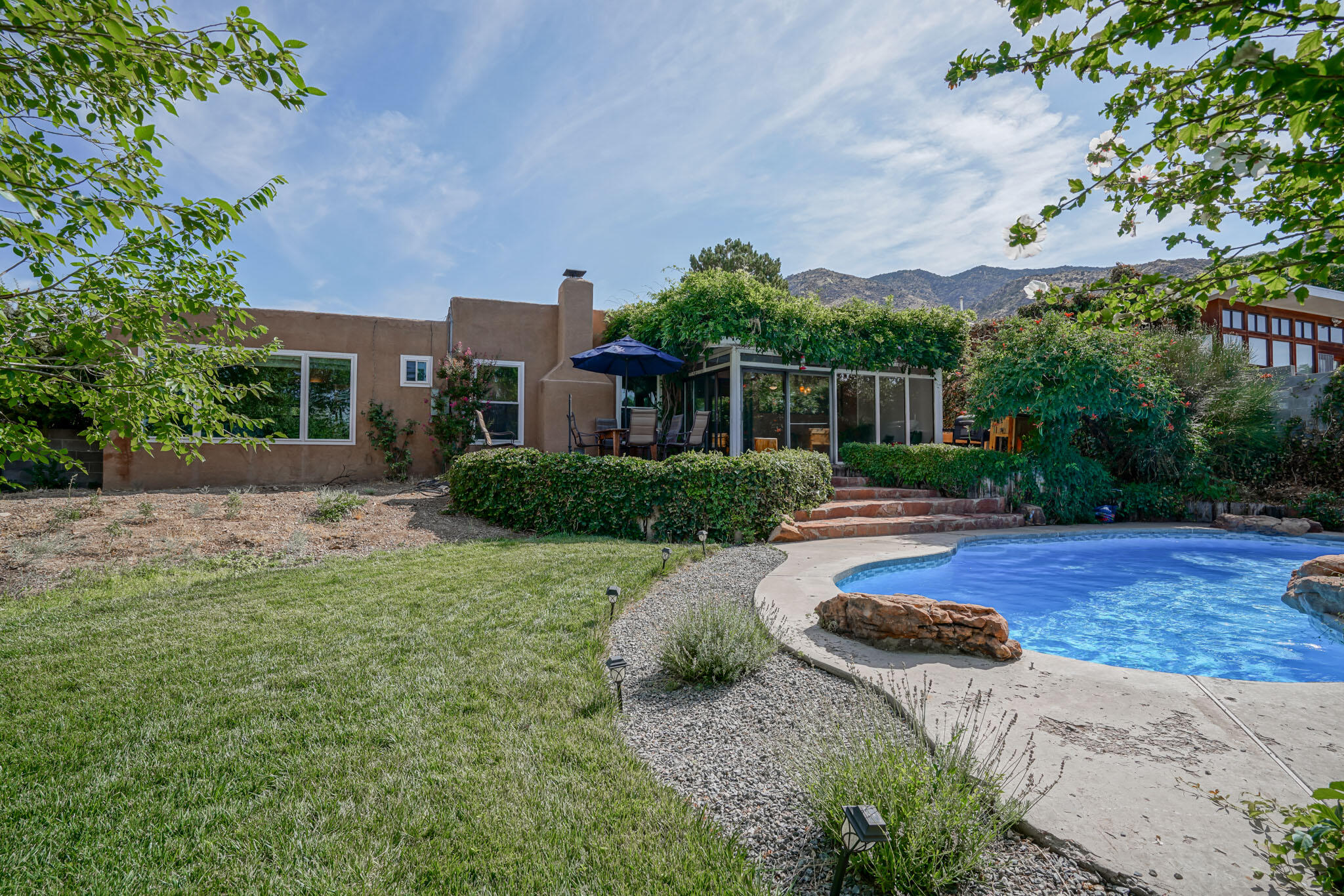 13200 Tierra Montanosa Drive NE