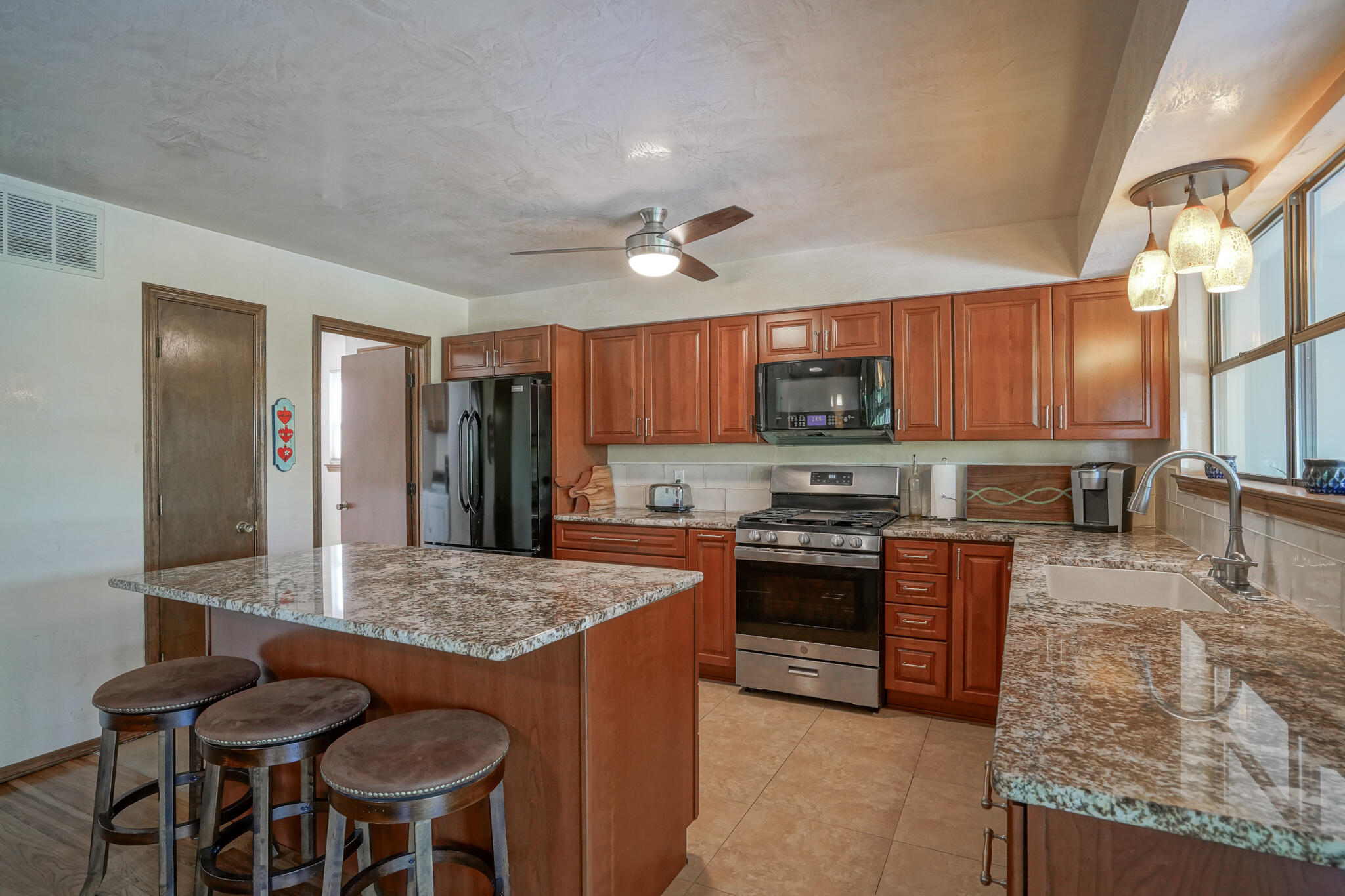 13200 Tierra Montanosa Drive NE