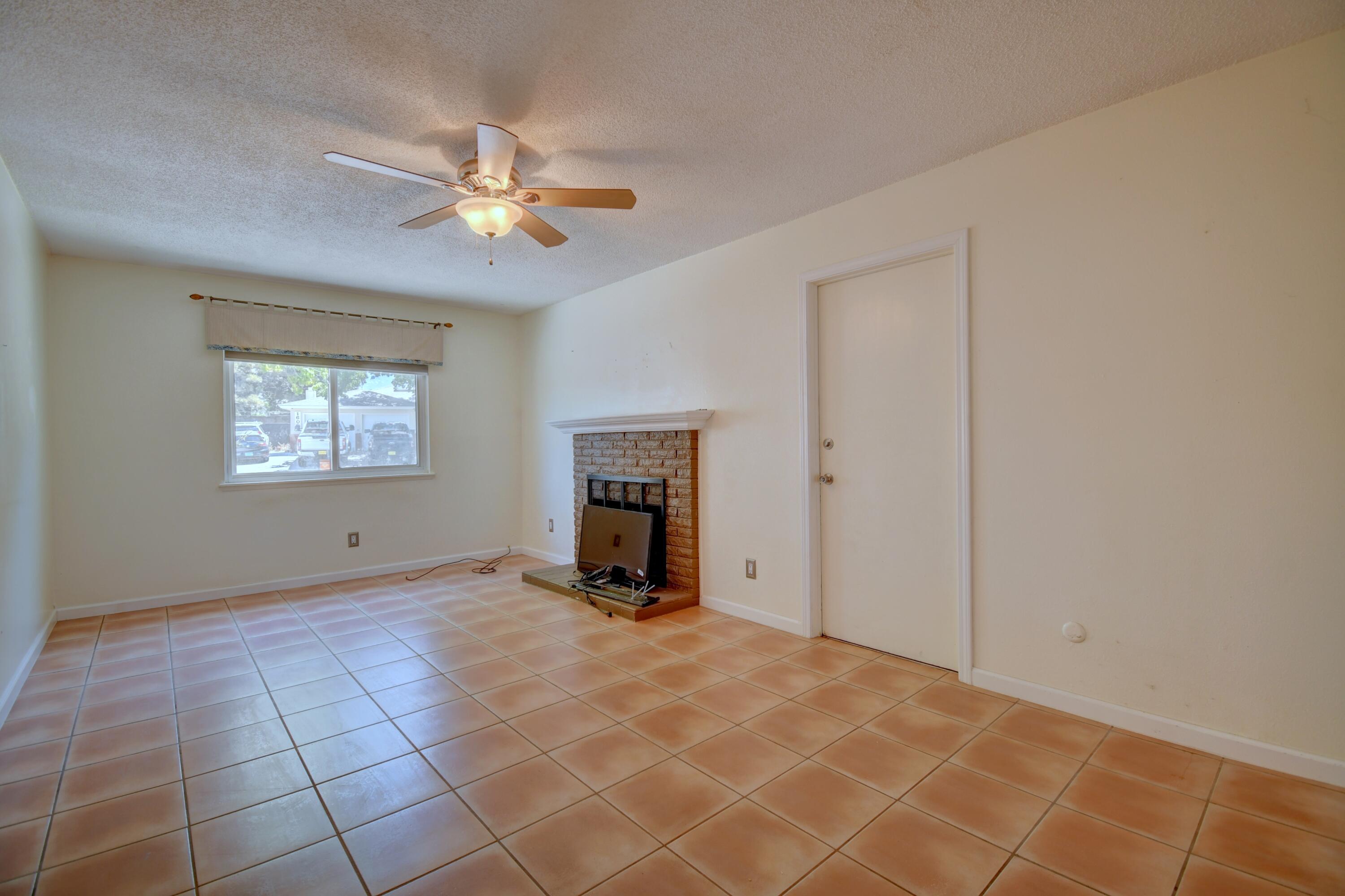 1601 Mary Ellen Street NE