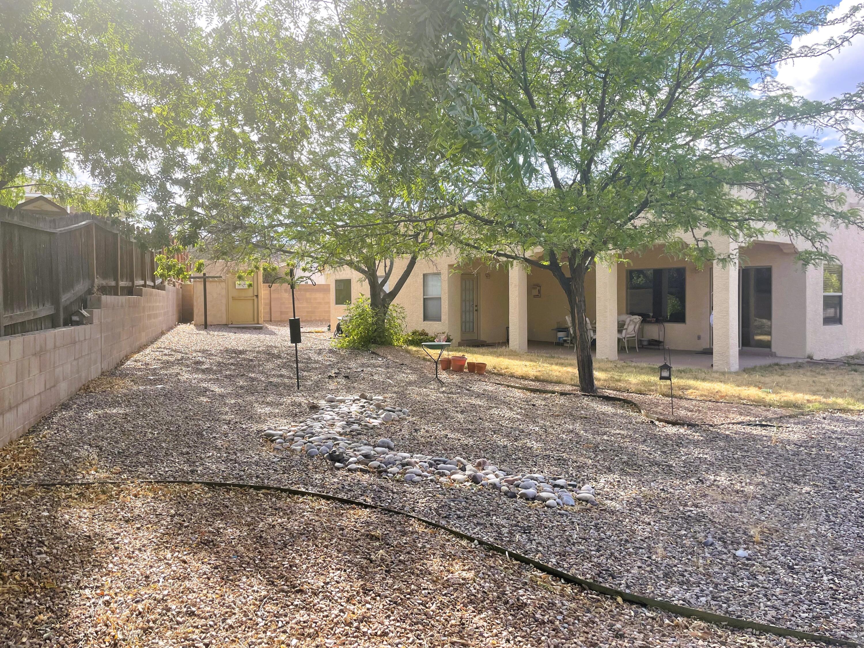 8000 Petroglyph Avenue NW