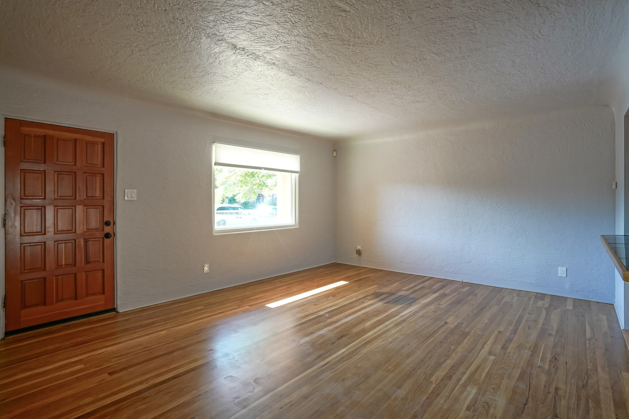 209 Cardenas Drive NE